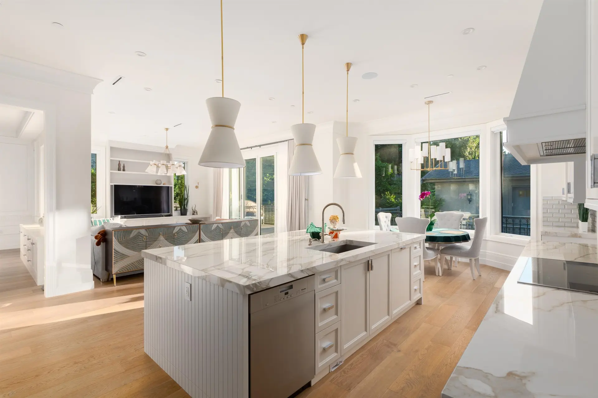 6005 Alma Street - Image 3