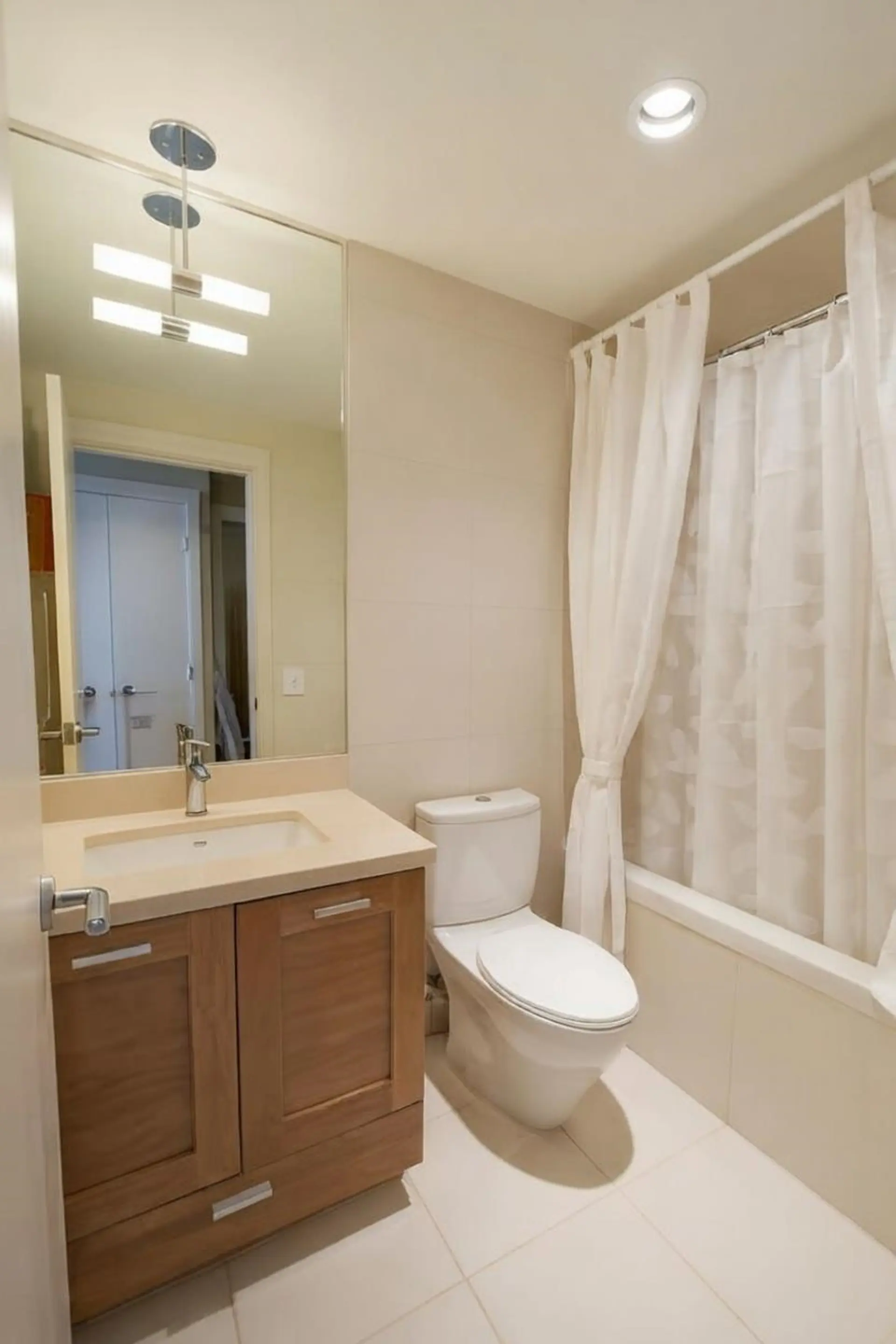 Property at #1705 15152 RUSSELL AVENUE, White Rock, BC