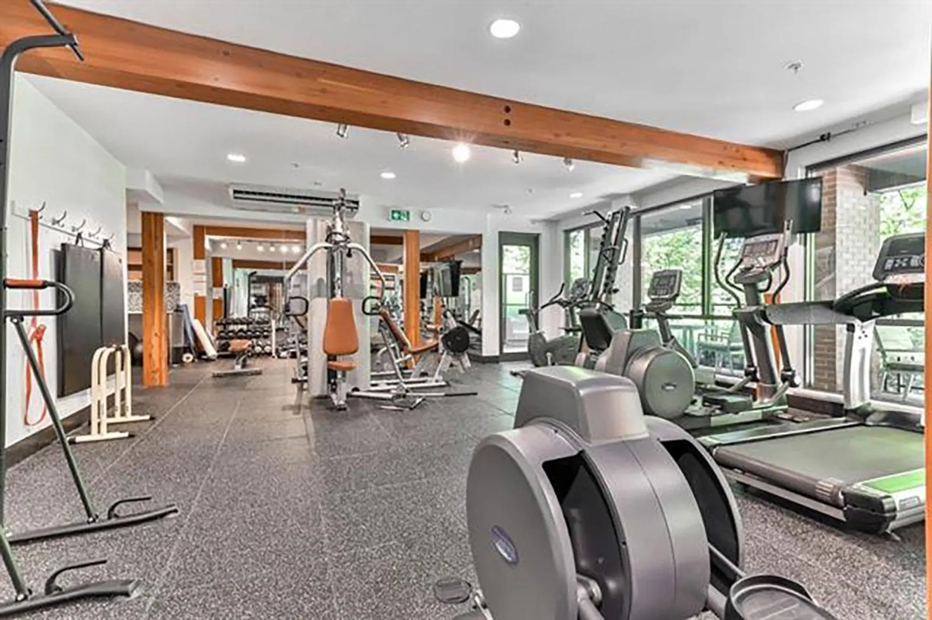 #524 723 W 3rd Street - Image 17