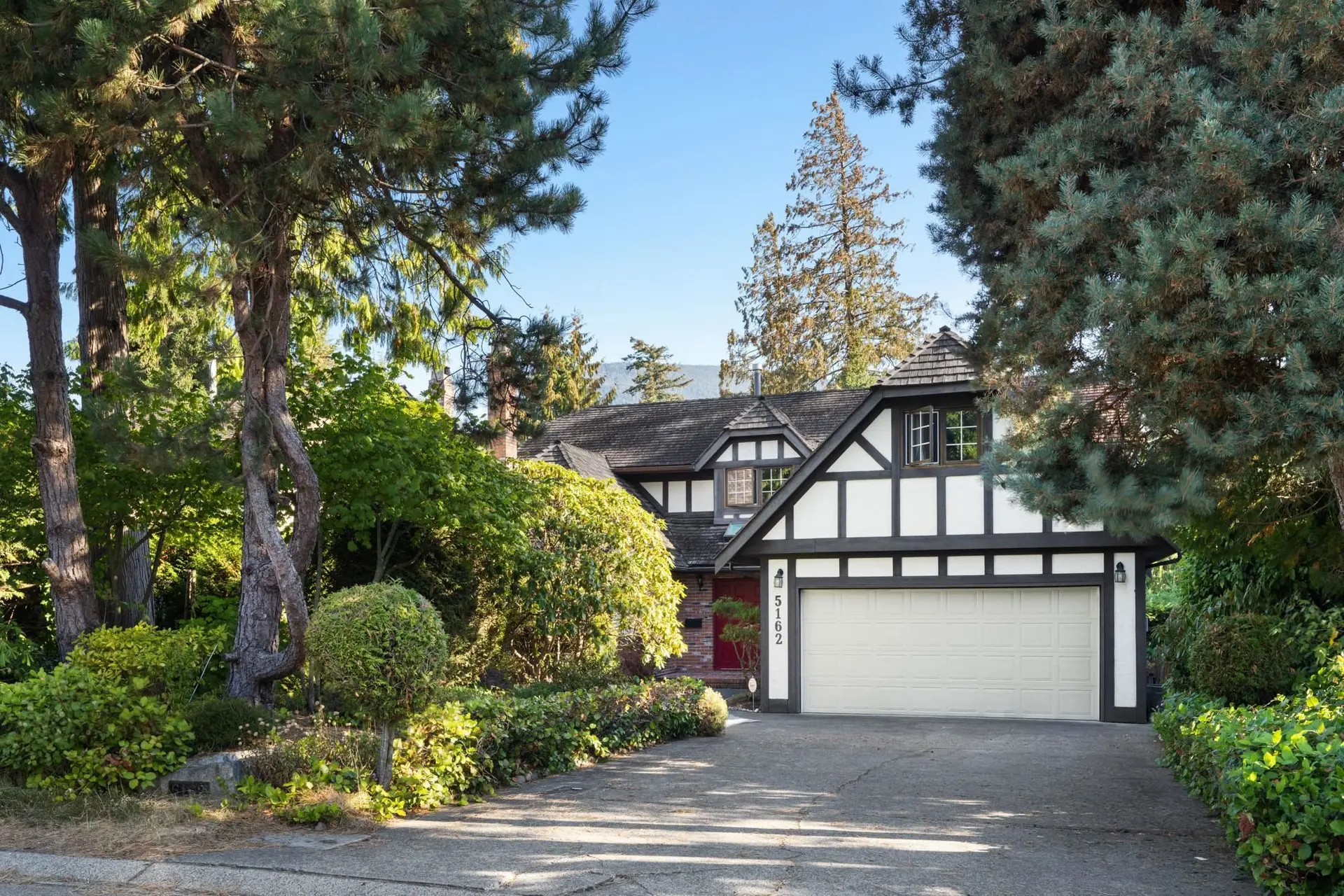 Property at 5162 Alderfeild Place, West Vancouver, BC
