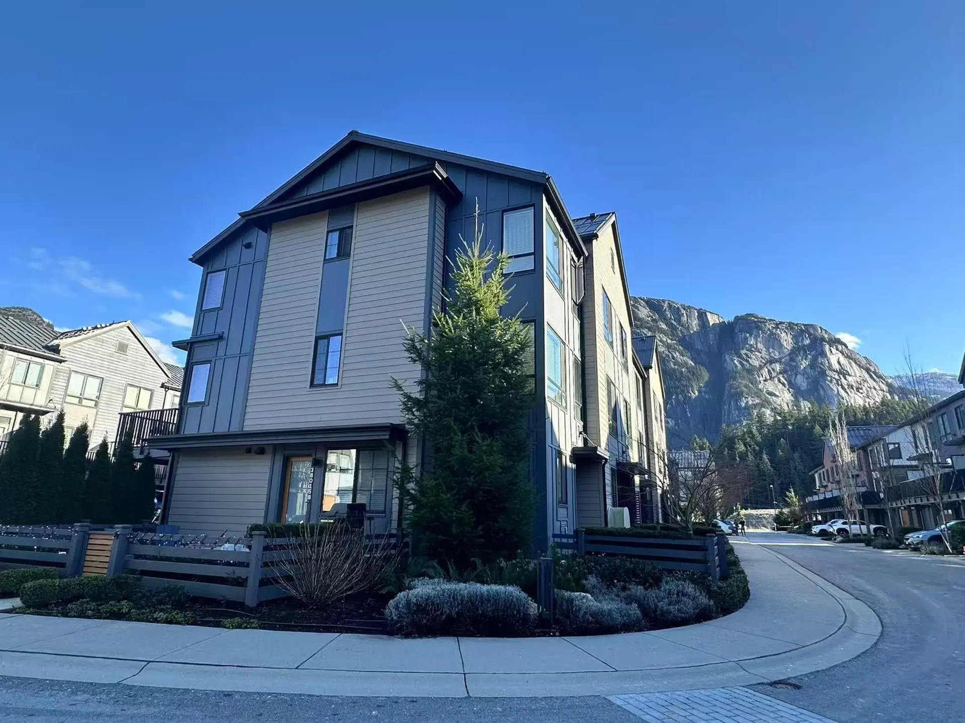 Property at 38015 Fairwater Place, Squamish, BC