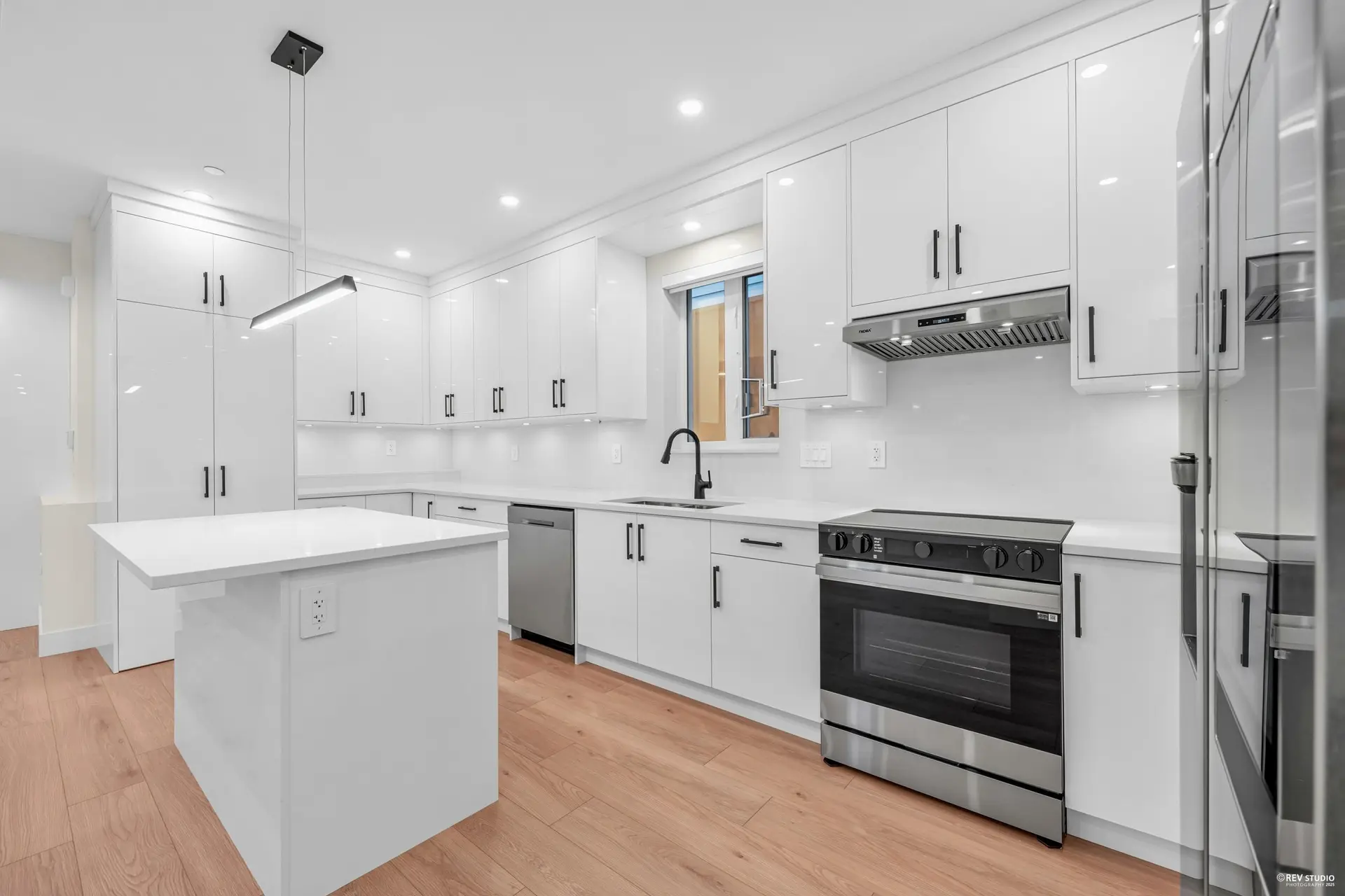 Property at #2 3090 VANNESS AVENUE, Vancouver, BC