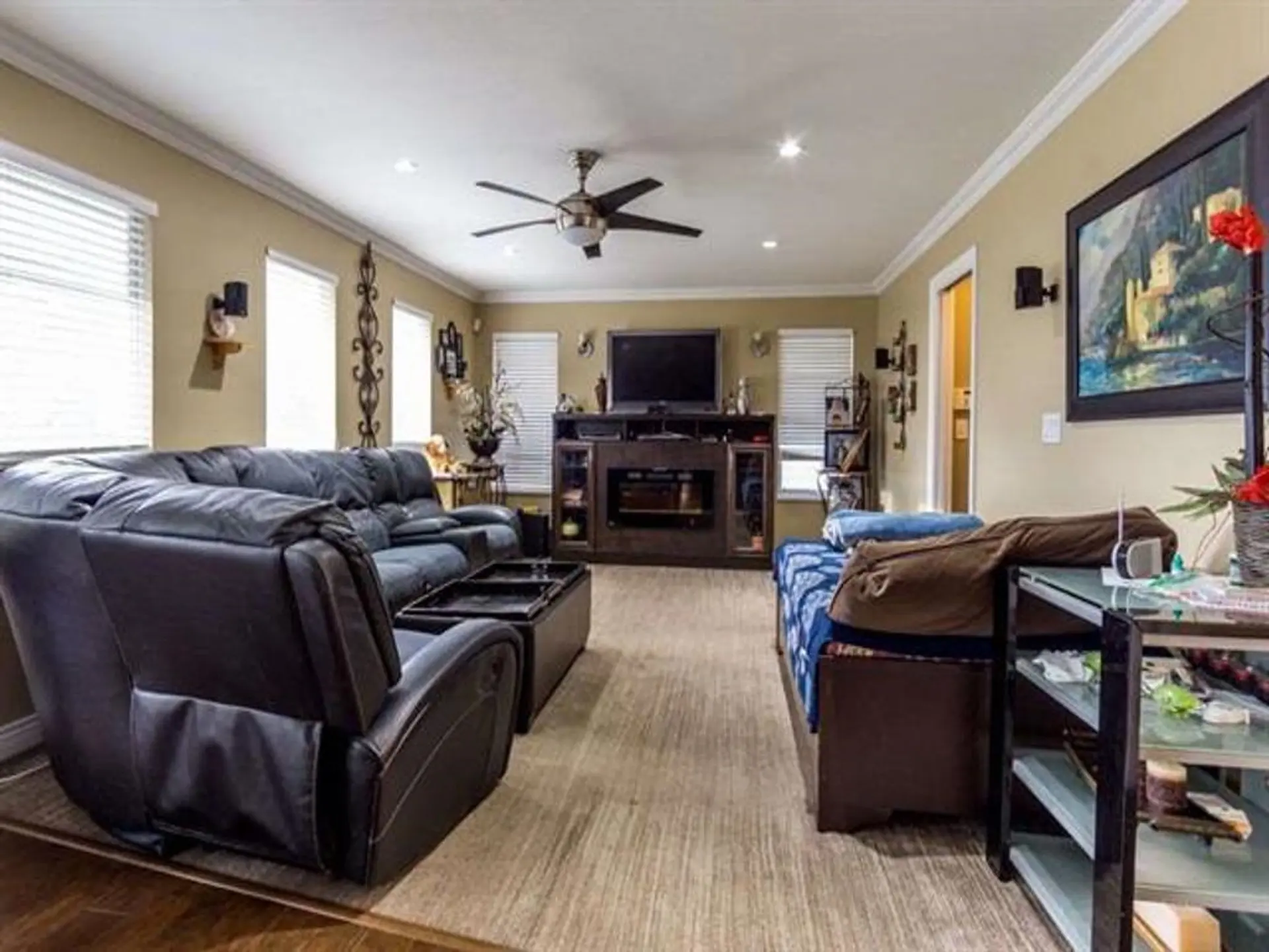 Property at 32350 W GOLDEN AVENUE, Abbotsford, BC