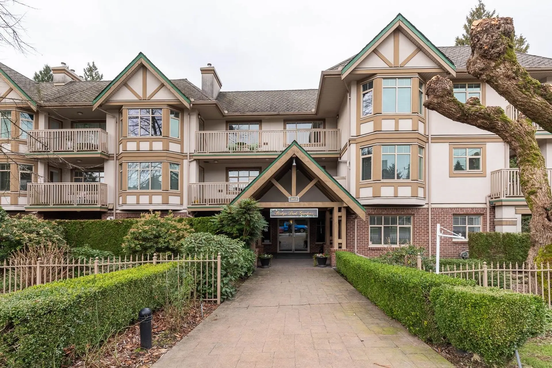 Property at #504 2059 Chesterfield Avenue, North Vancouver, BC