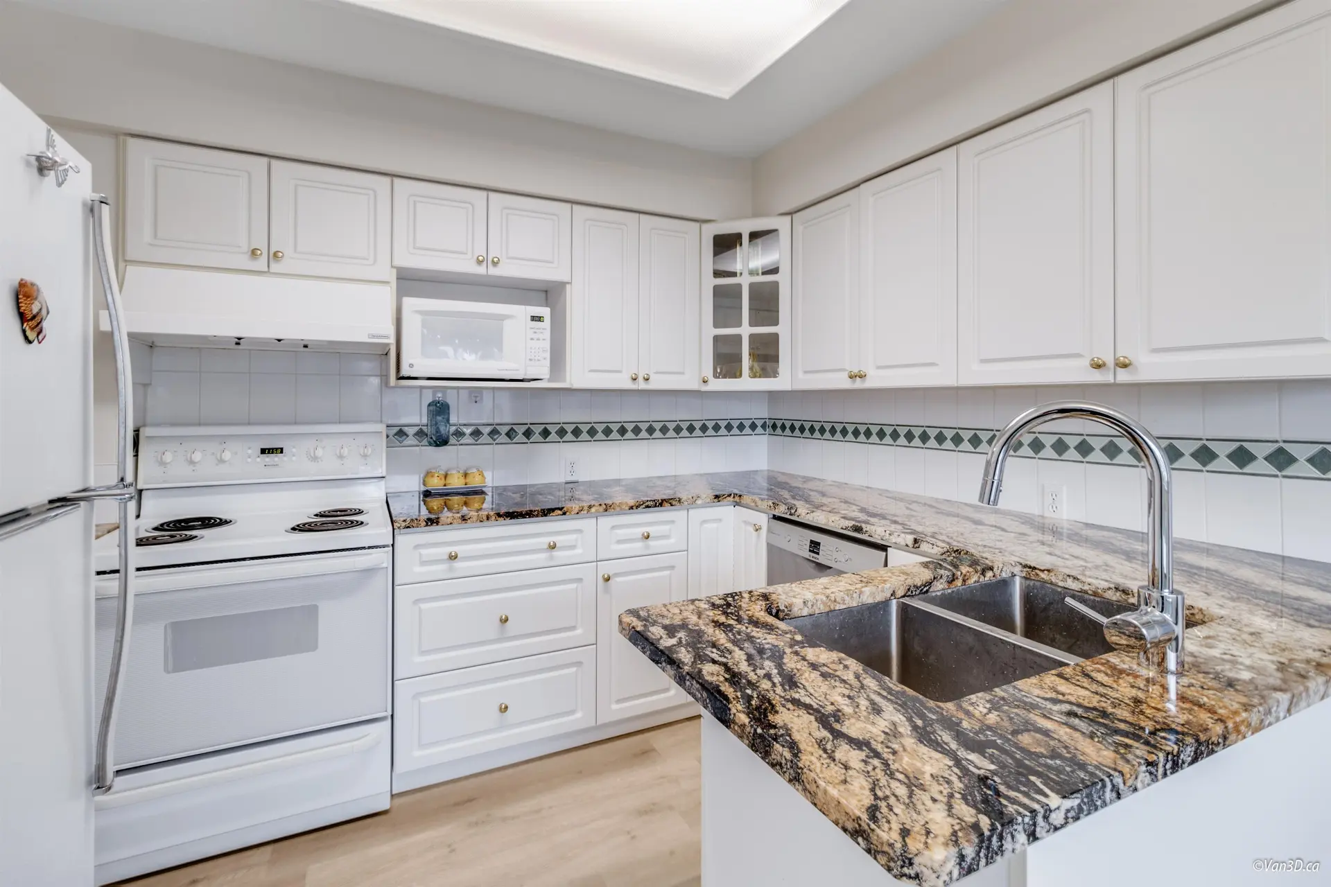 Property at 6555 ST. CHARLES PLACE, Burnaby, BC