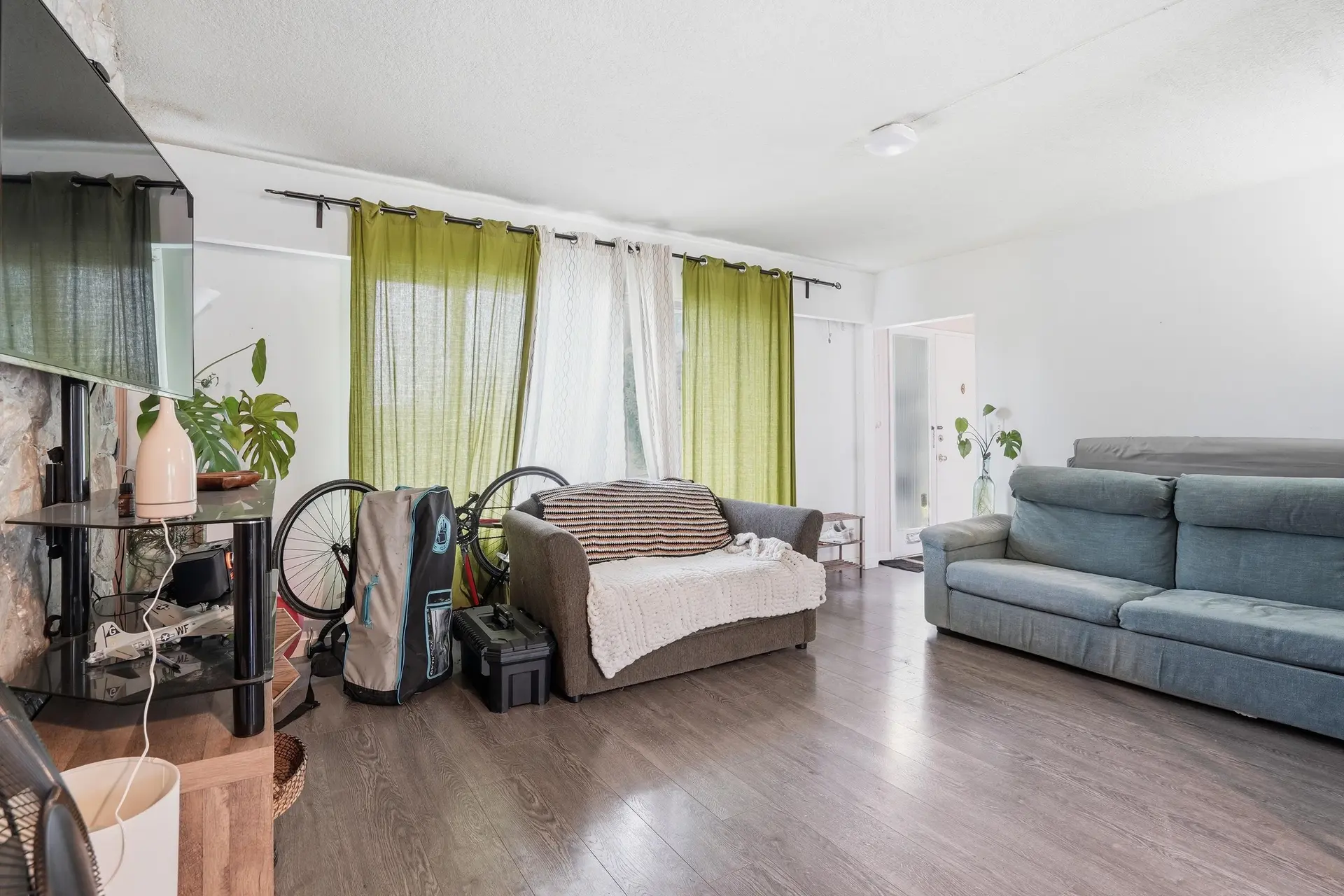 Property at 3737 DUBOIS STREET, Burnaby, BC