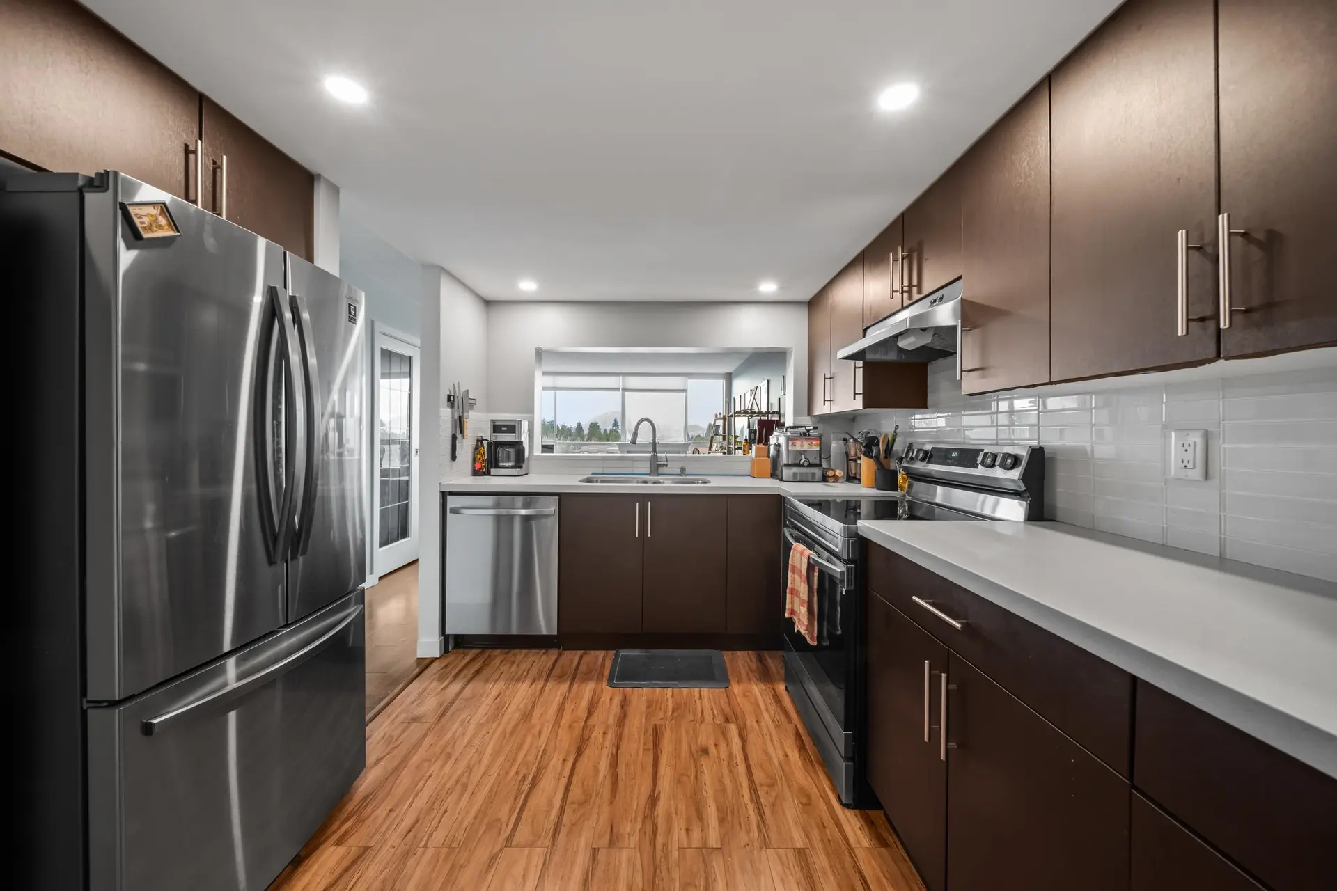 Property at #806 14881 103A AVENUE, Surrey, BC