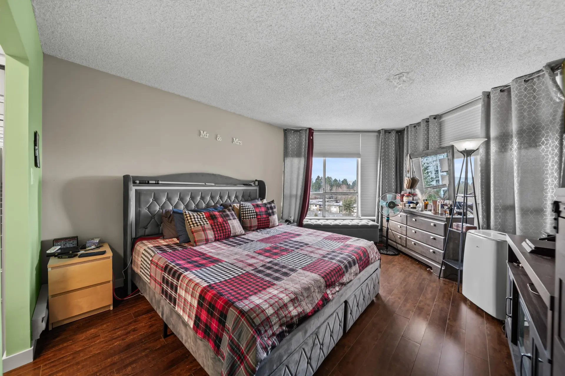 Property at #806 14881 103A AVENUE, Surrey, BC