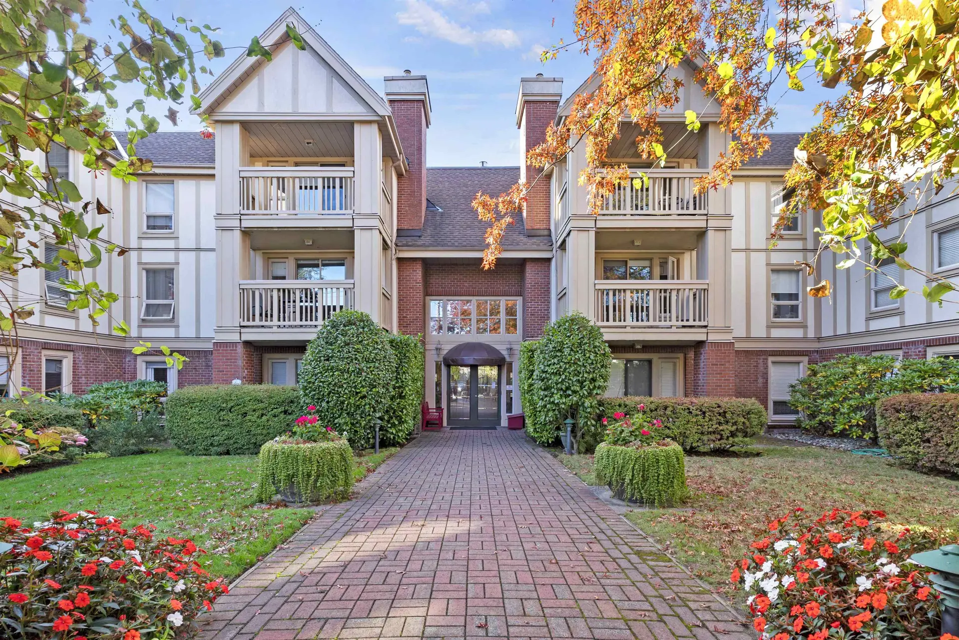 Property at #205 843 22ND STREET, West Vancouver, BC