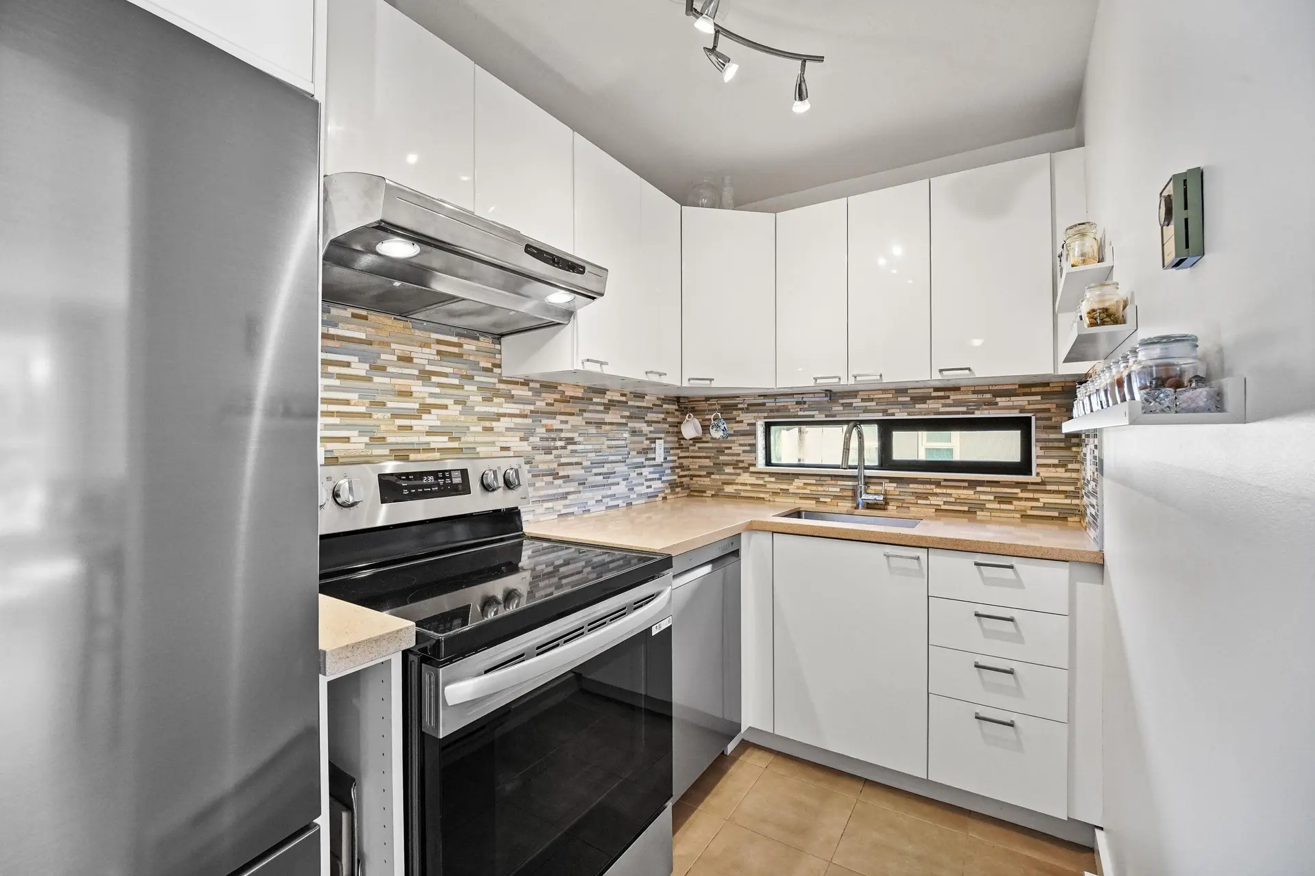 Property at #301 674 W 17TH AVENUE, Vancouver, BC