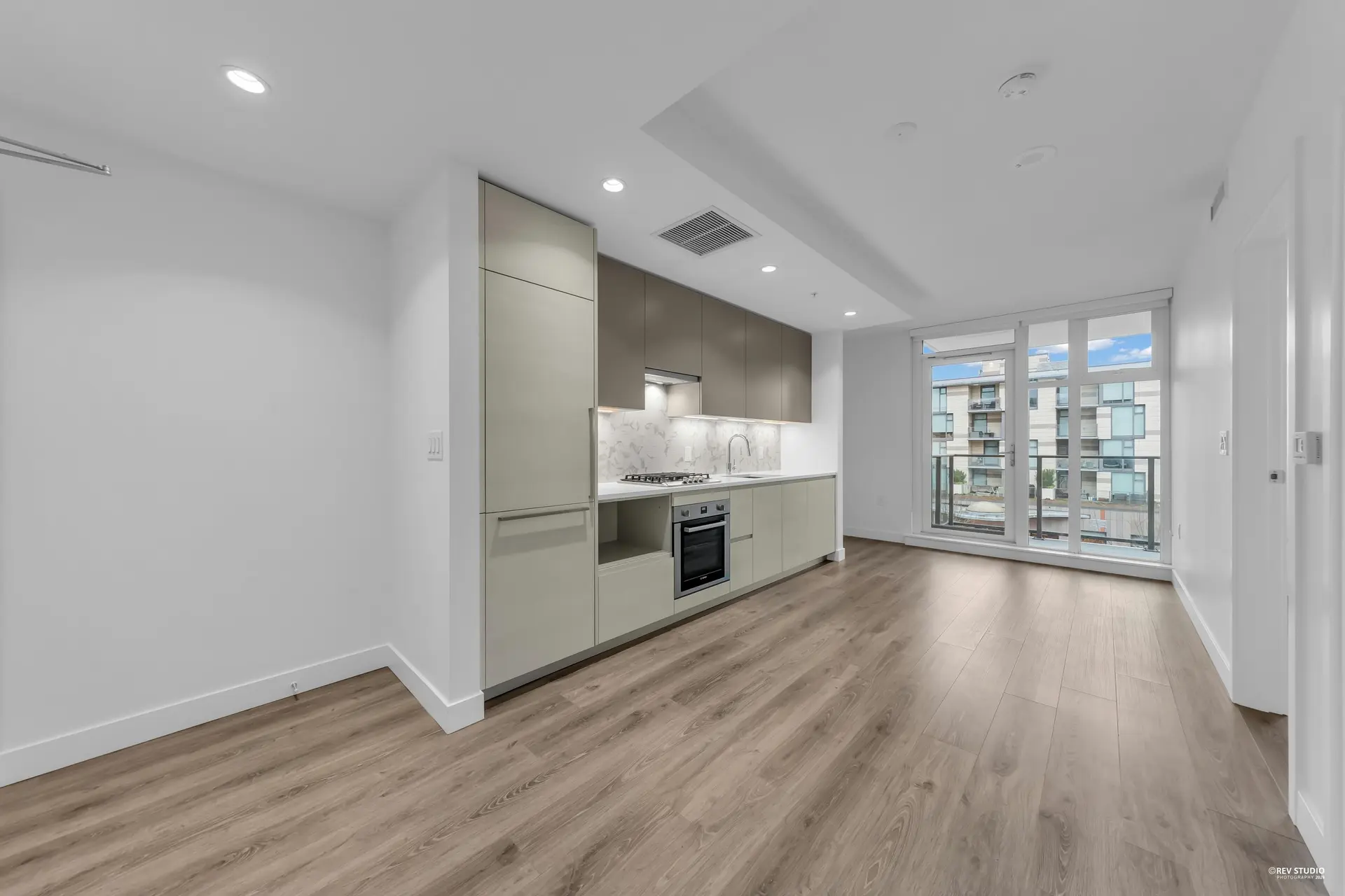 #303 8121 Chester Street - Image 4