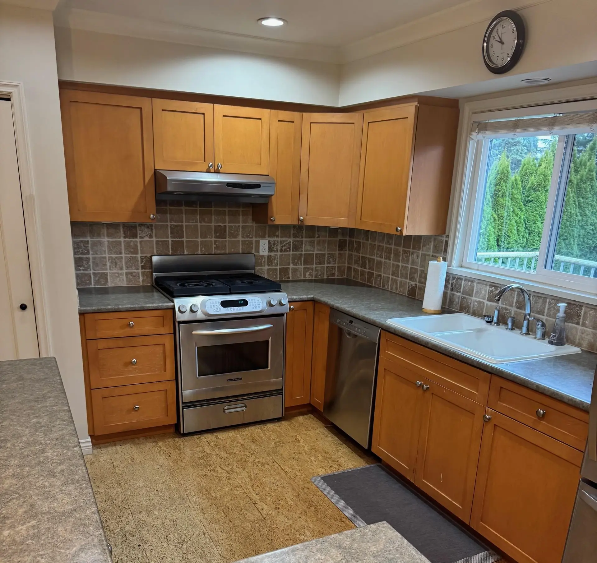 Property at 15980 THRIFT AVENUE, White Rock, BC