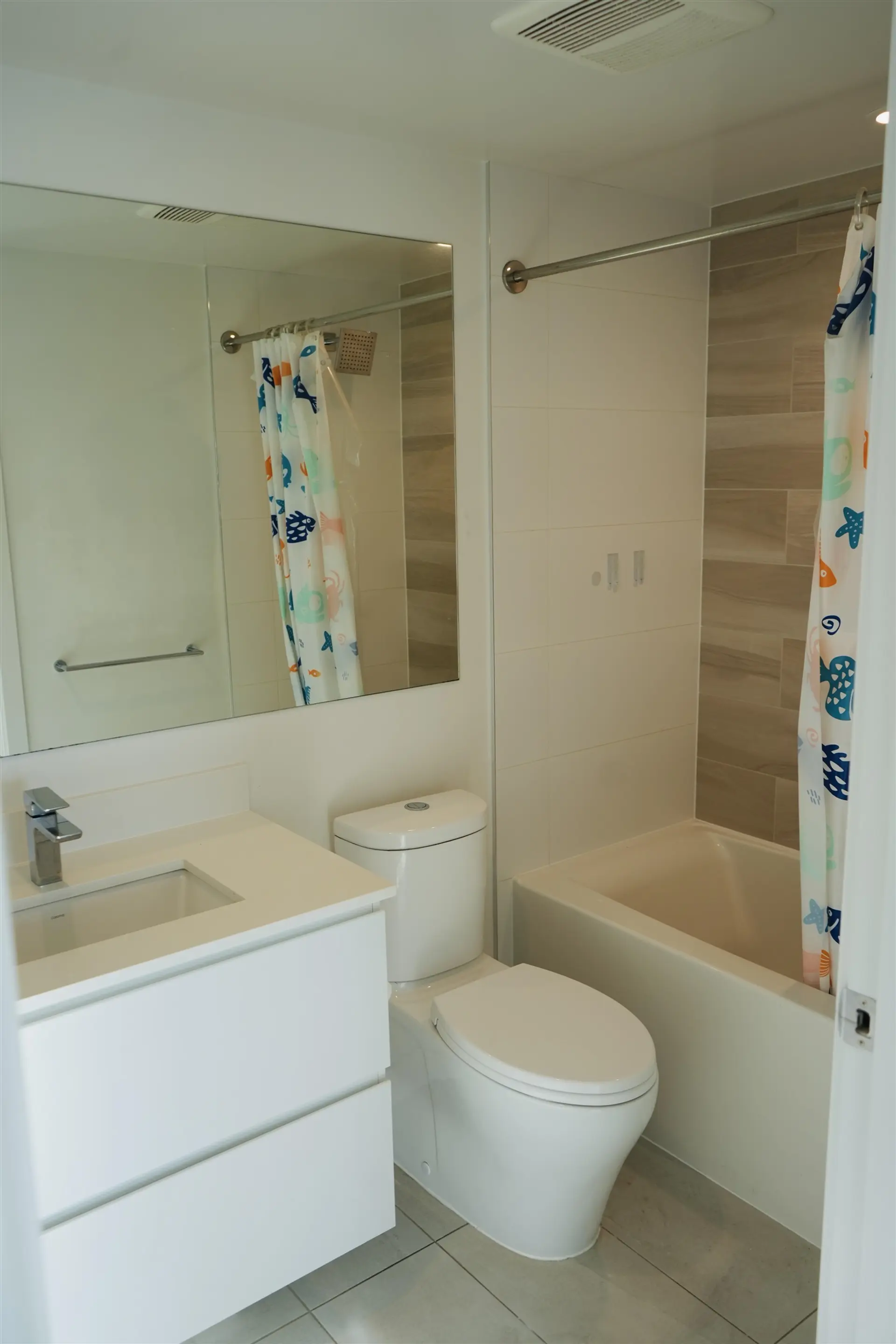 Property at #2710 13655 FRASER HIGHWAY, Surrey, BC