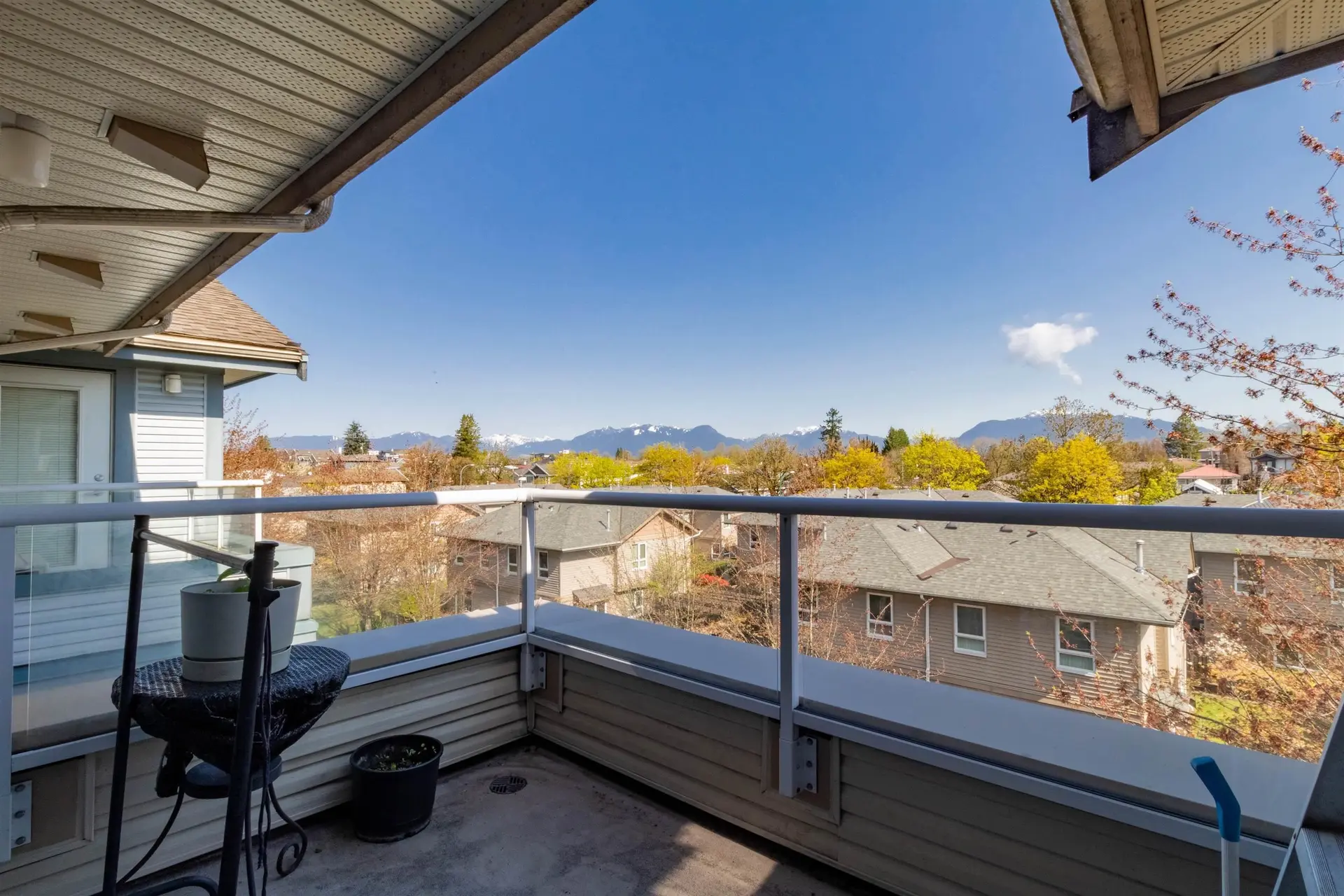 Property at #407 3480 YARDLEY AVENUE, Vancouver, BC