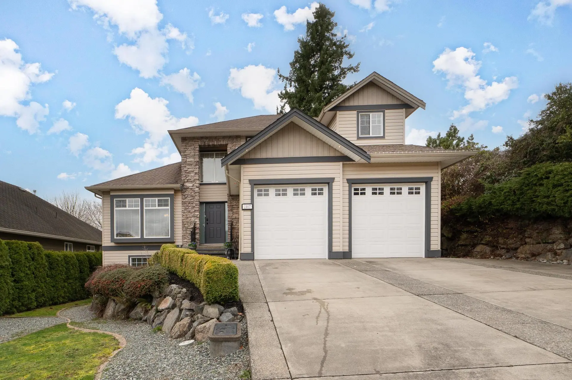 Property at 2107 Essex Drive, Abbotsford, BC