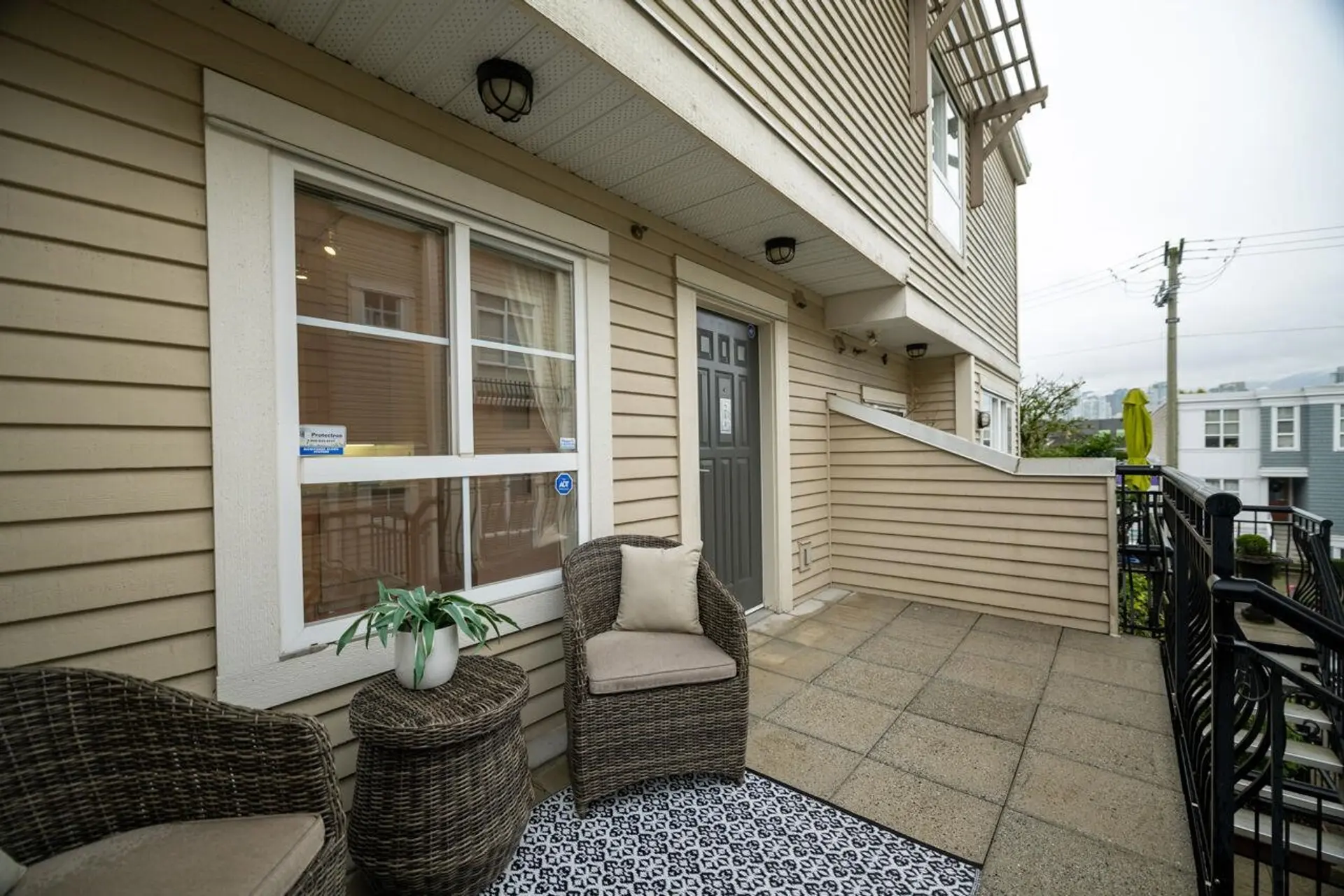 #211 692 W 7th Avenue - Image 4