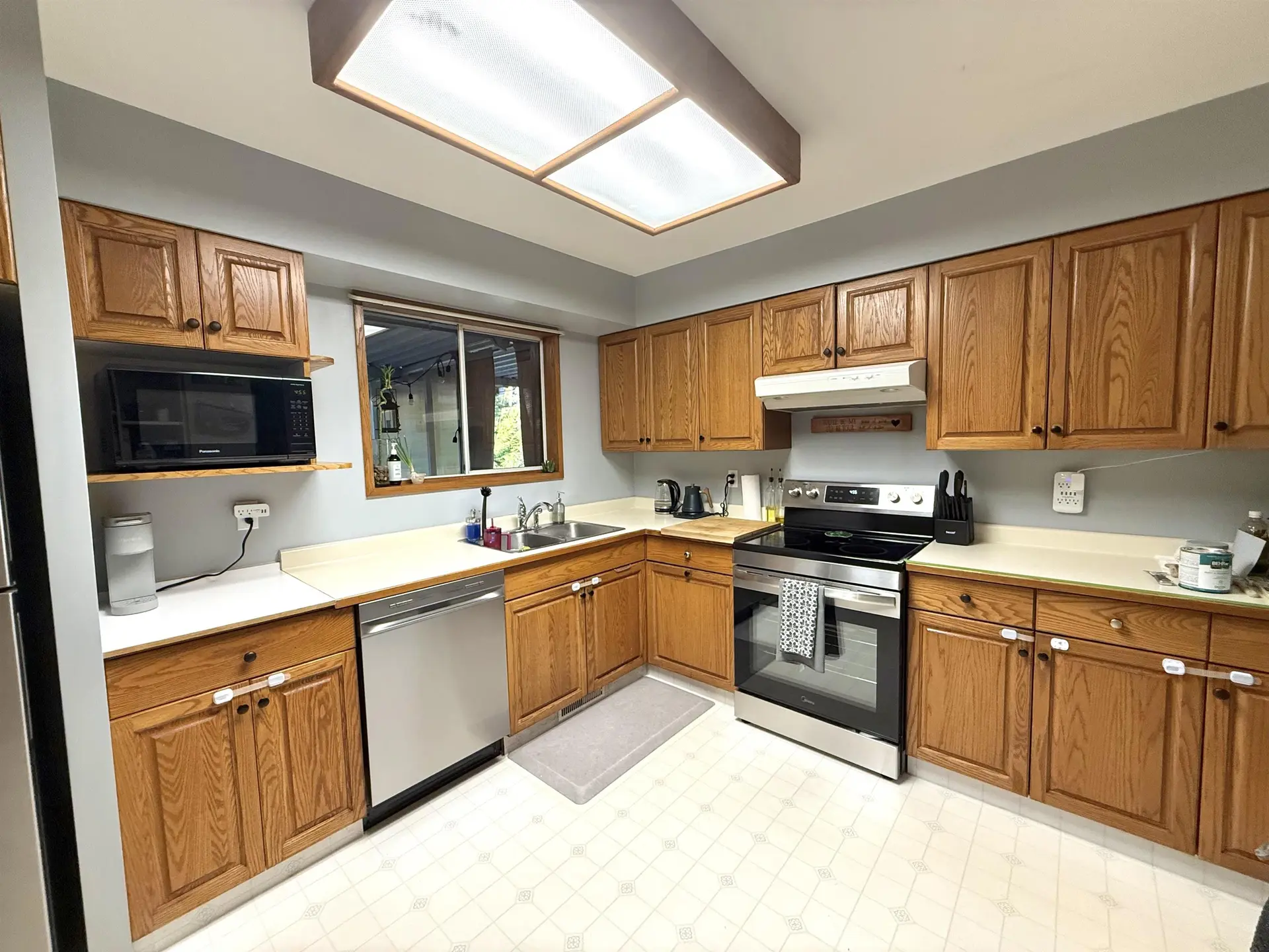 Property at 1167 LABURNUM AVENUE, Port Coquitlam, BC