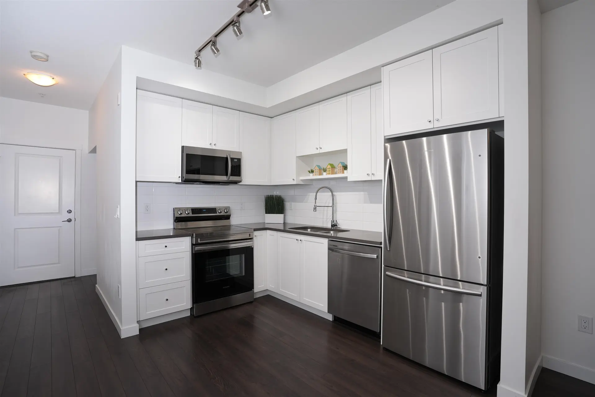 #410 15835 85 Avenue - Image 4