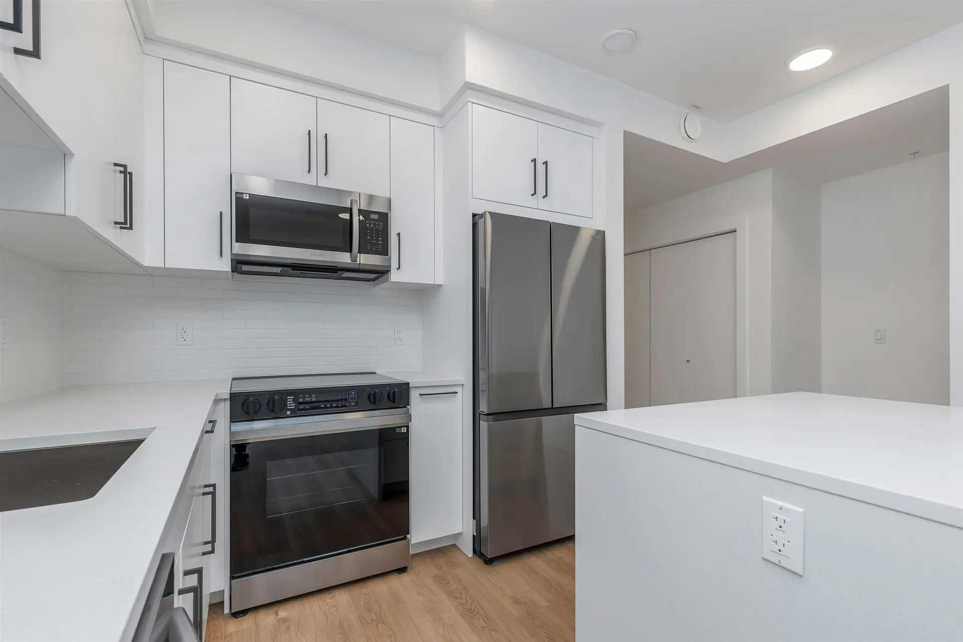 Property at #410 33816 SOUTH FRASER WAY, Abbotsford, BC