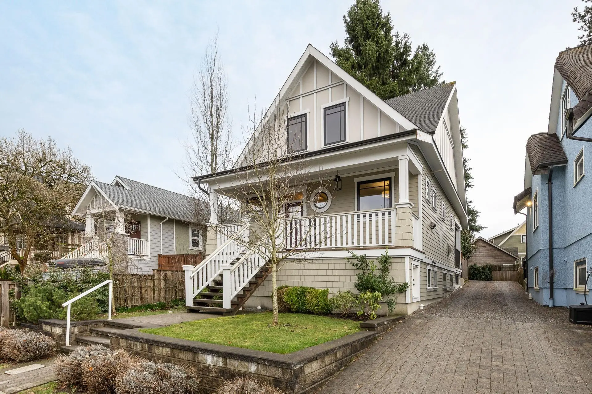 Property at 220 Sixth Avenue, New Westminster, BC