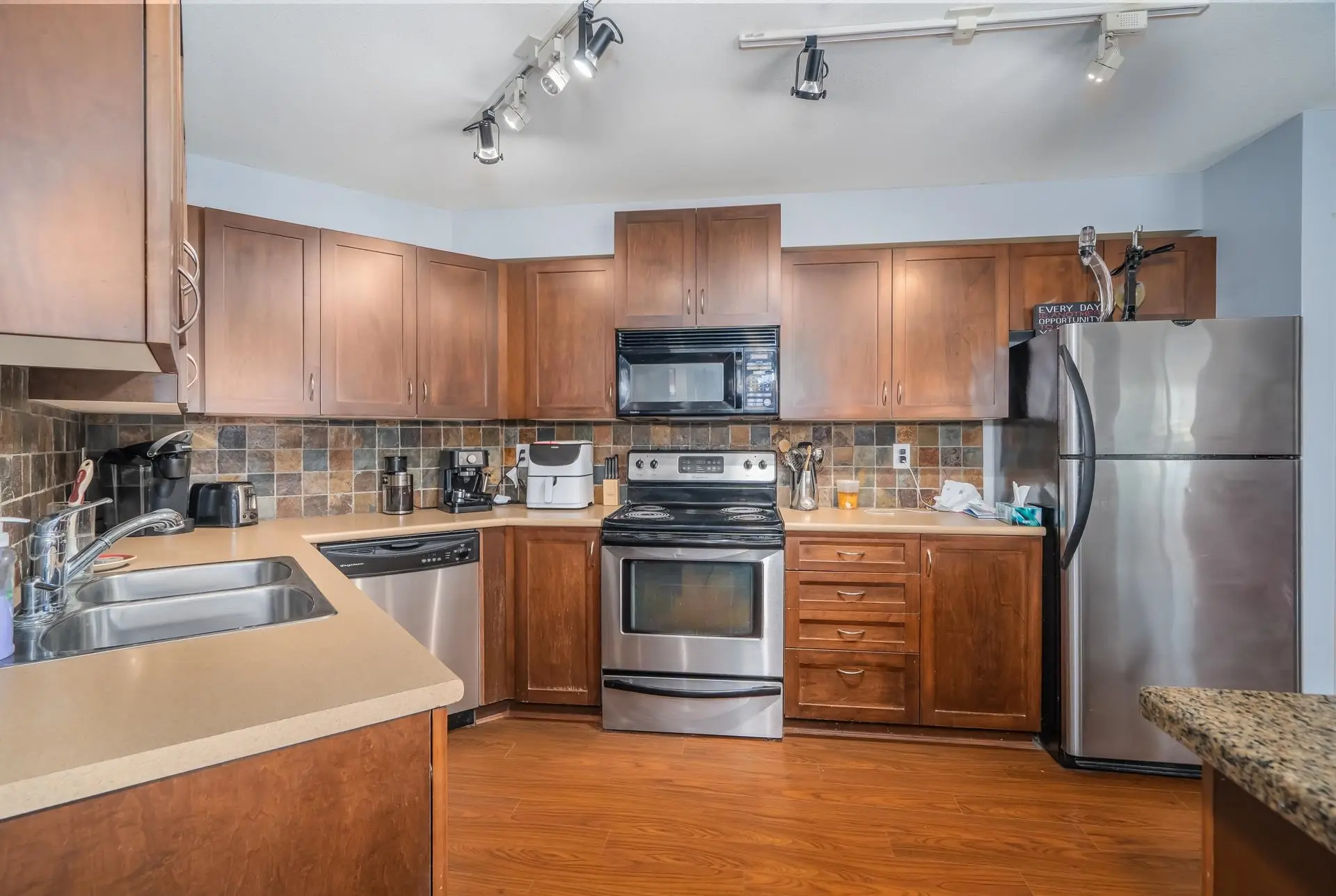 #202 2955 Diamond Crescent - Image 10