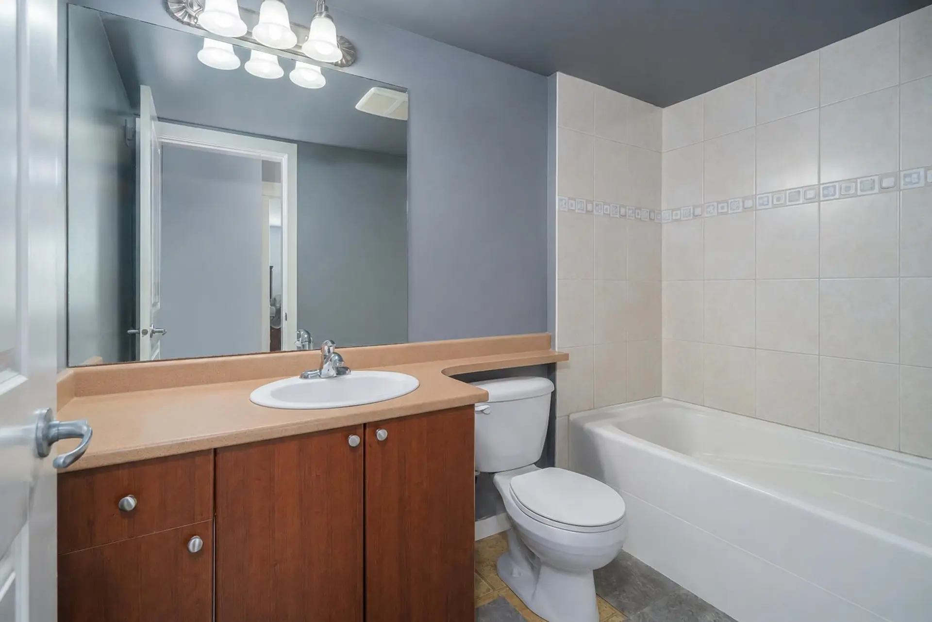 #202 2955 Diamond Crescent - Image 18