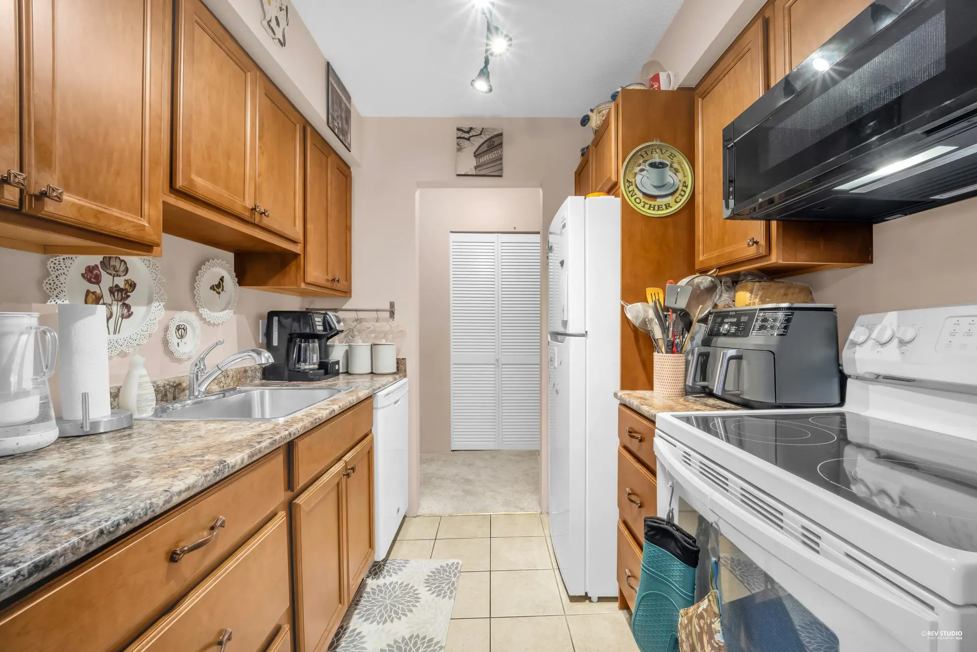 Property at #304 4941 LOUGHEED HIGHWAY, Burnaby, BC