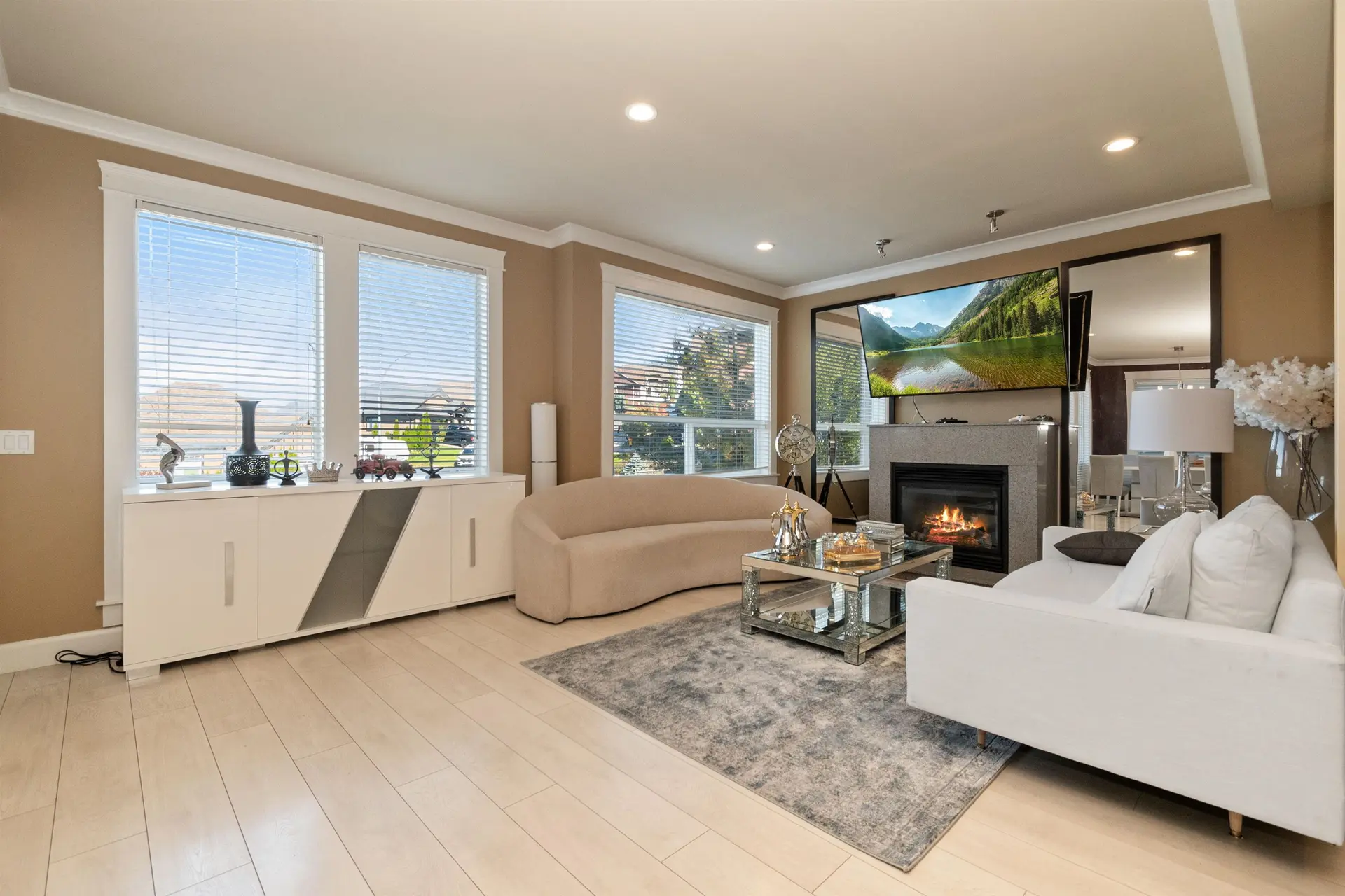 47202 Skyline Drive - Image 3