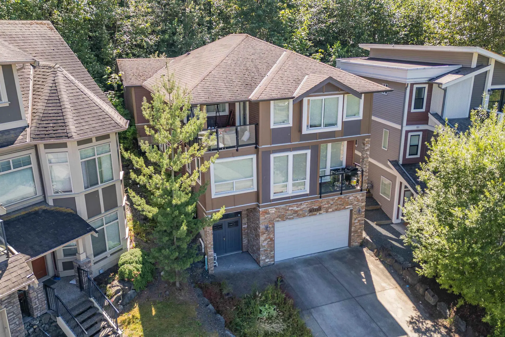 47202 Skyline Drive - Image 2