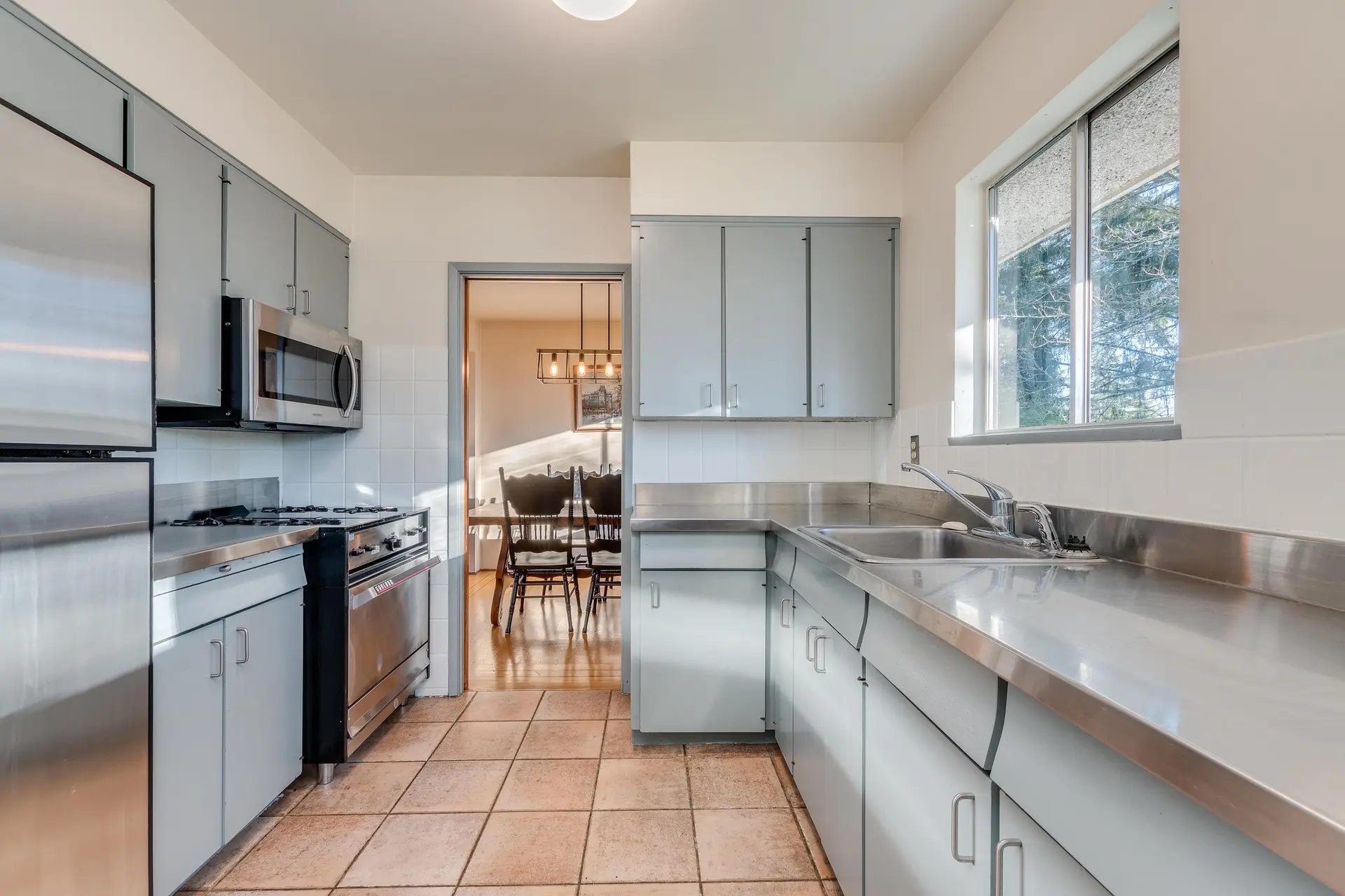 Property at 7046 HILLVIEW STREET, Burnaby, BC