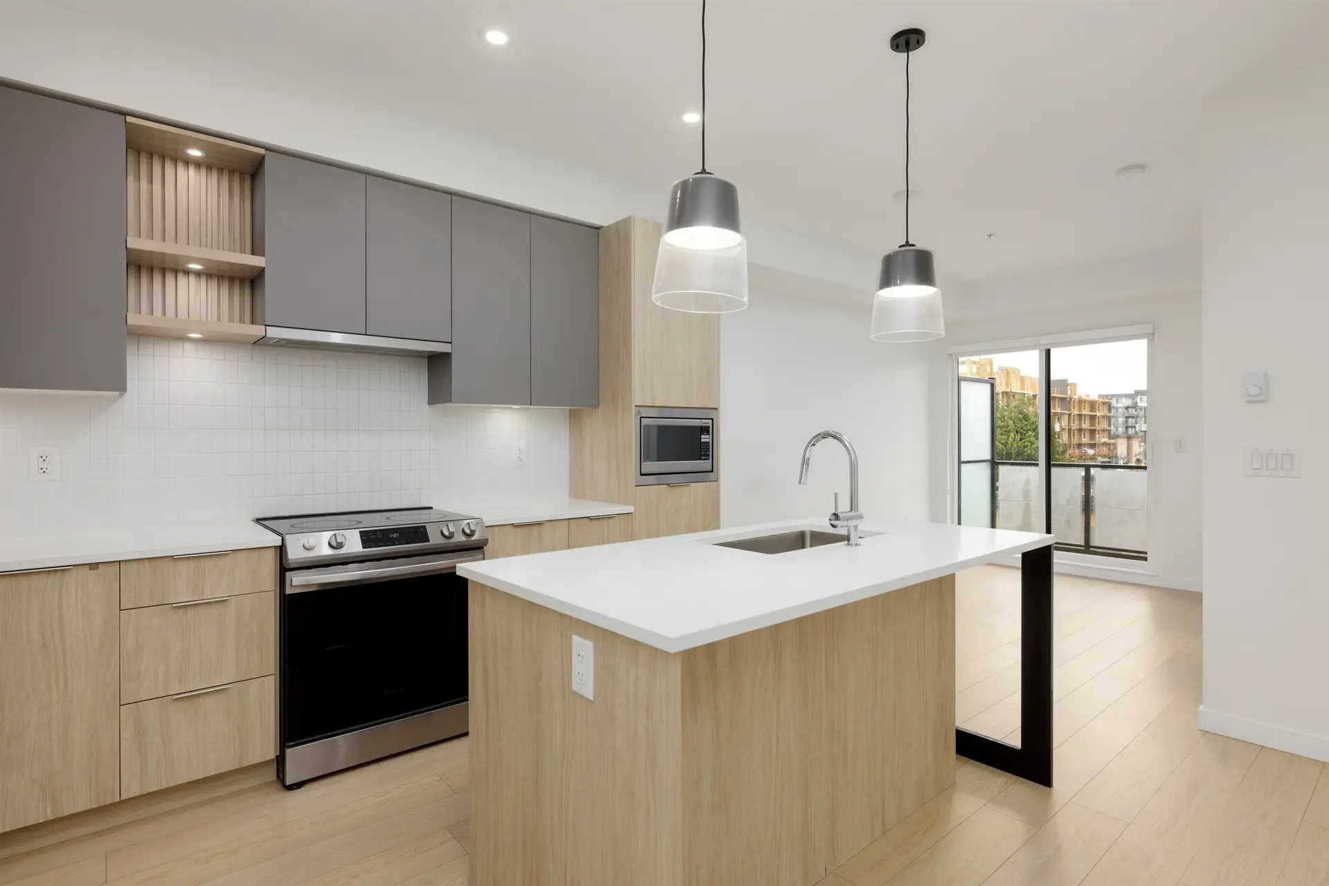 Property at #304 20695 EASTLEIGH CRESCENT, Langley, BC