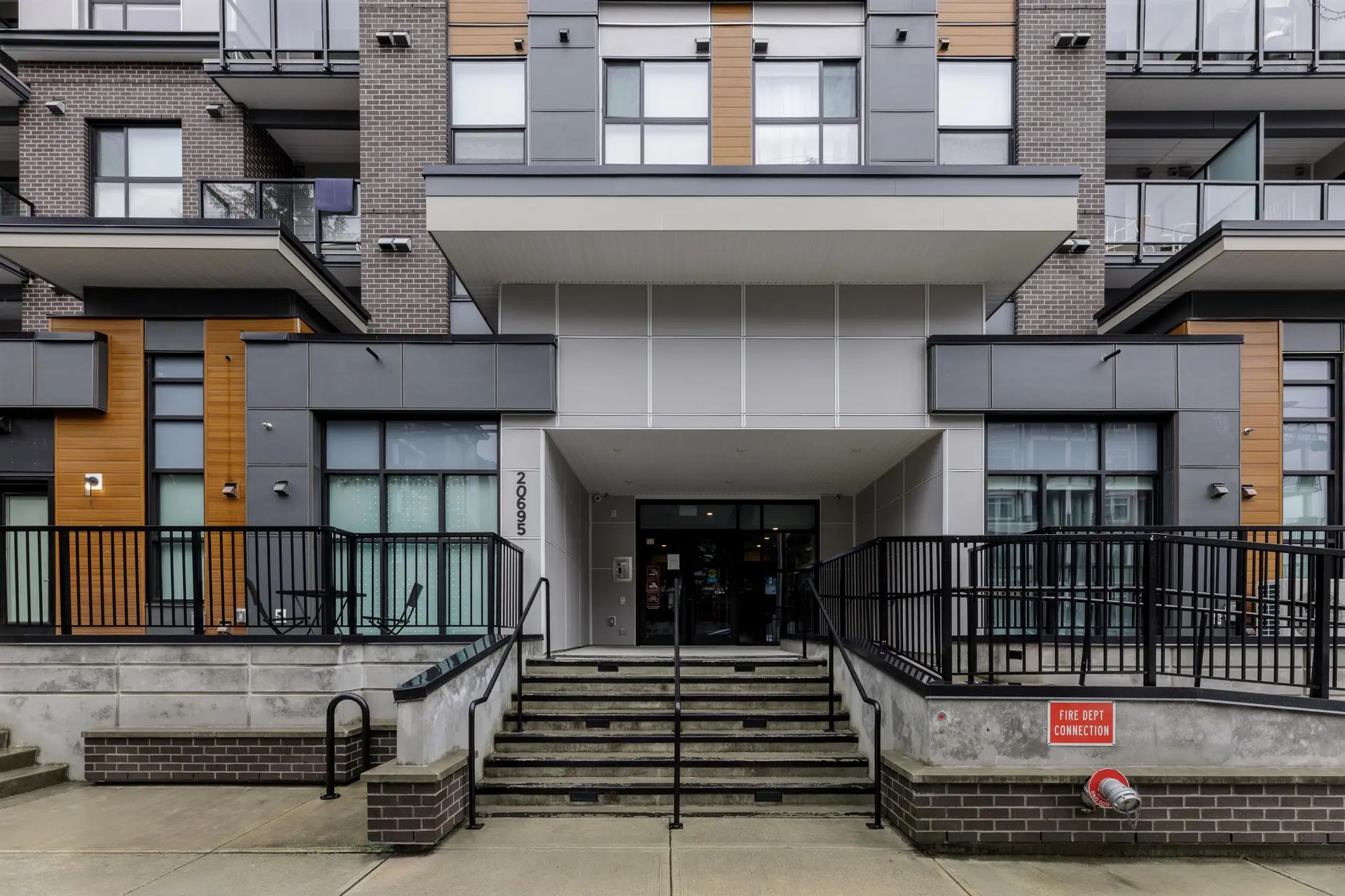 Property at #304 20695 EASTLEIGH CRESCENT, Langley, BC