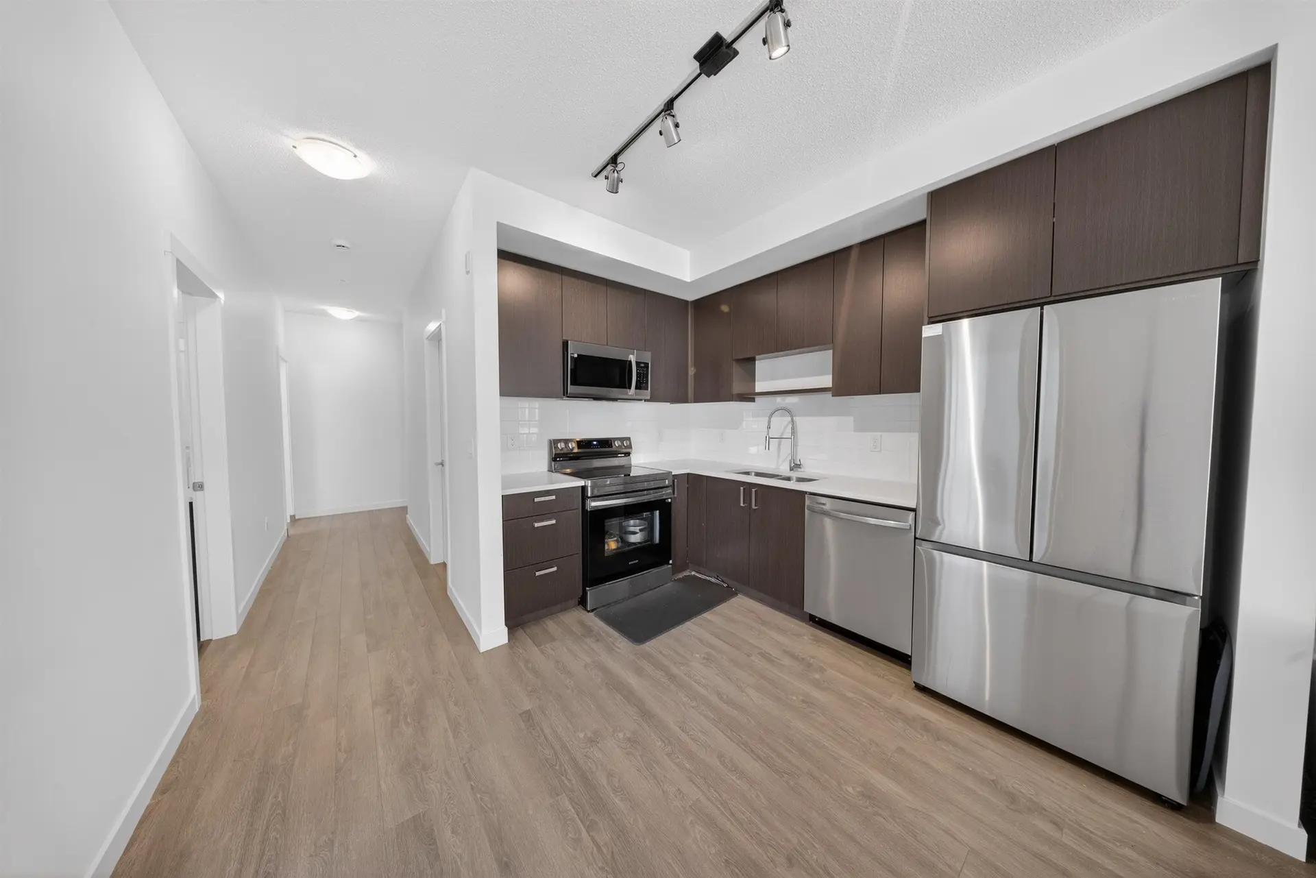 Property at #B3-407 15777 85 AVENUE, Surrey, BC