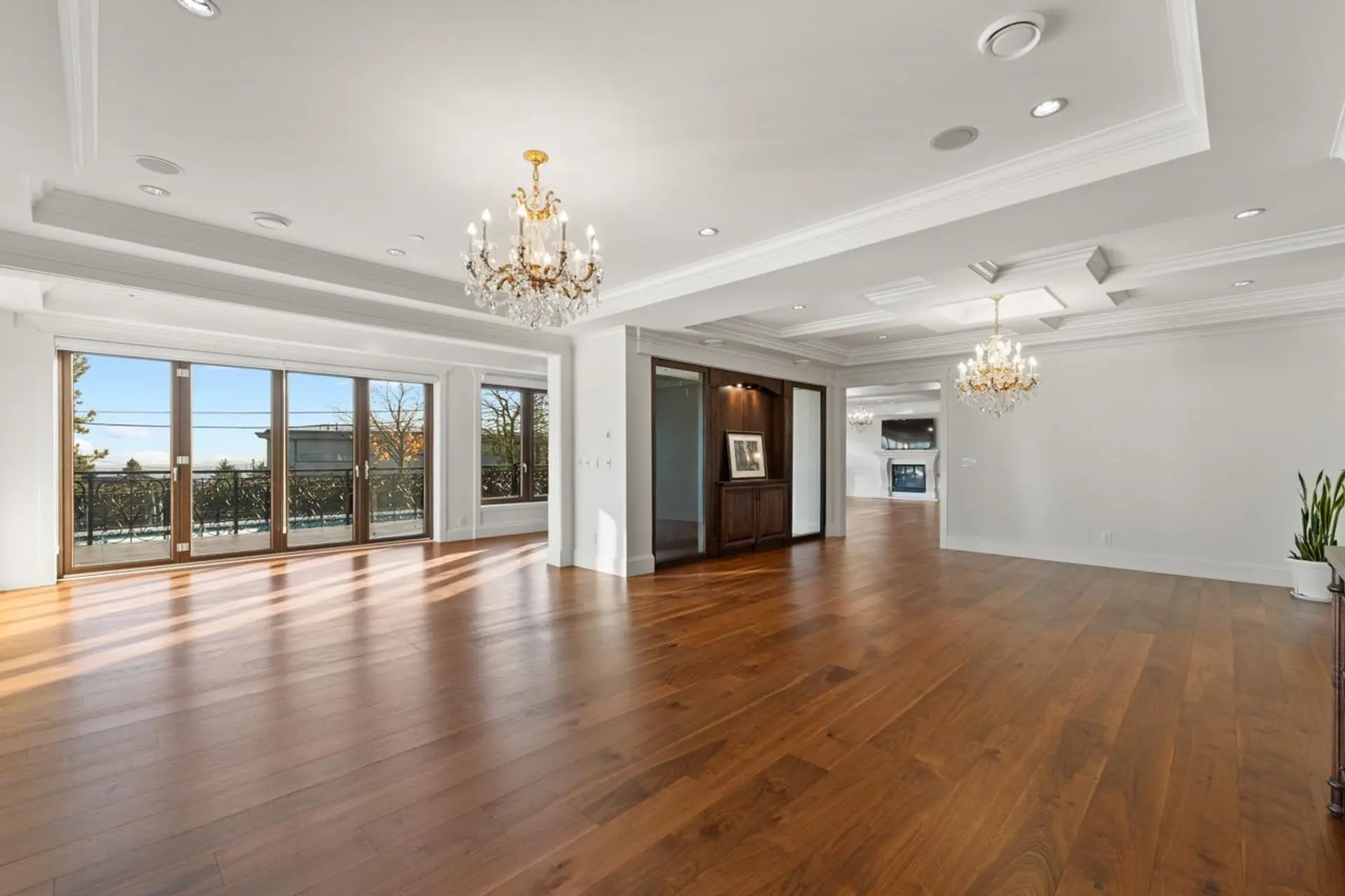 Property at 1118 Crestline Road, West Vancouver, BC