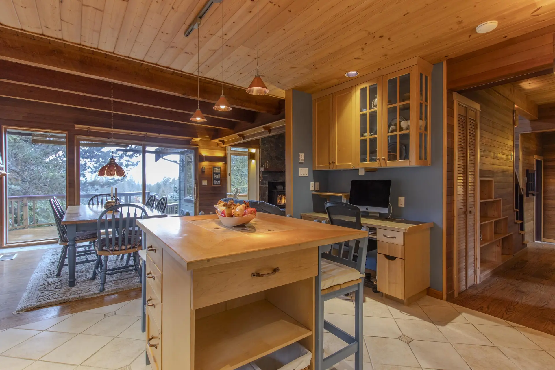 2317 Greenwood Way - Image 3