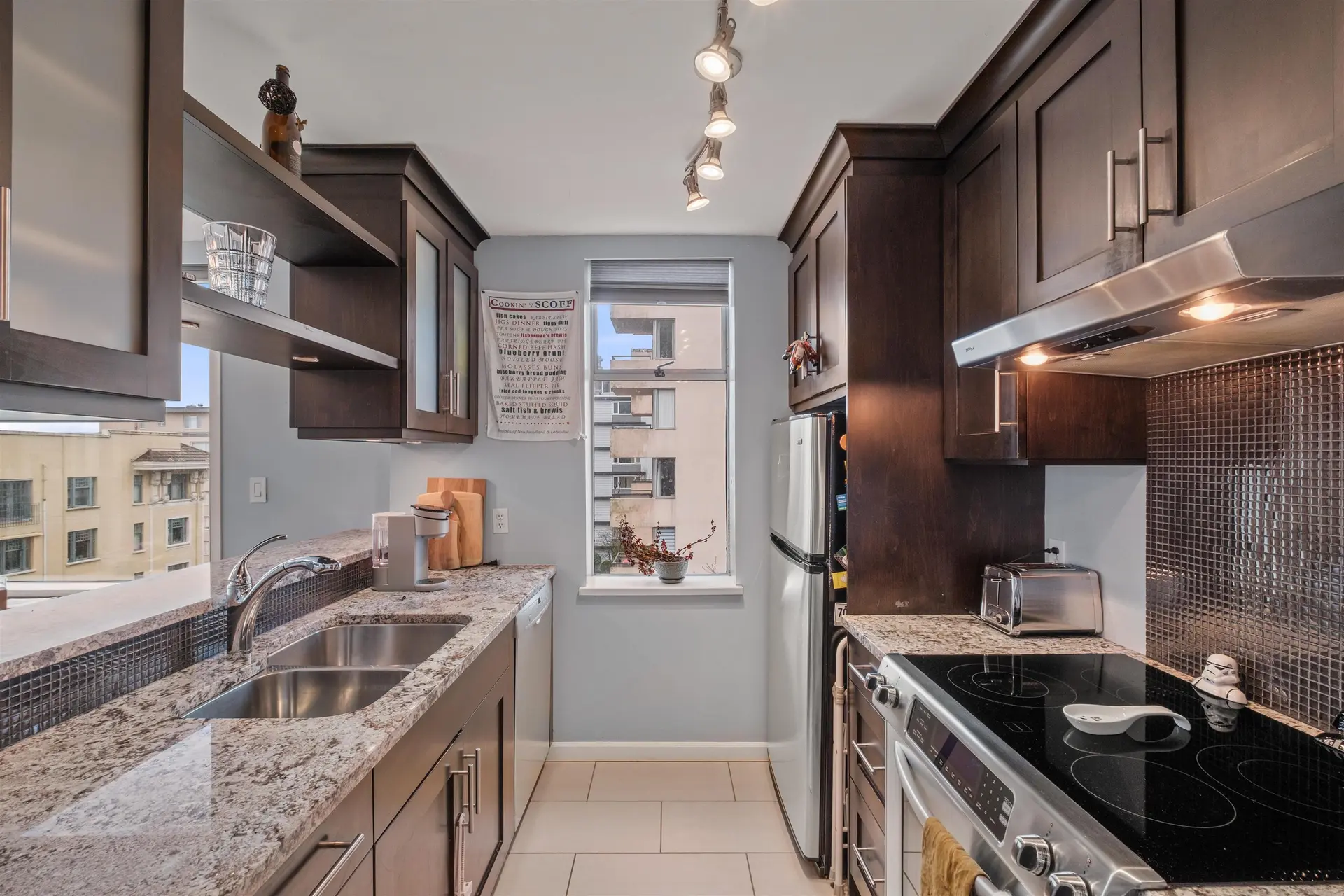 #403 1436 Harwood Street - Image 6