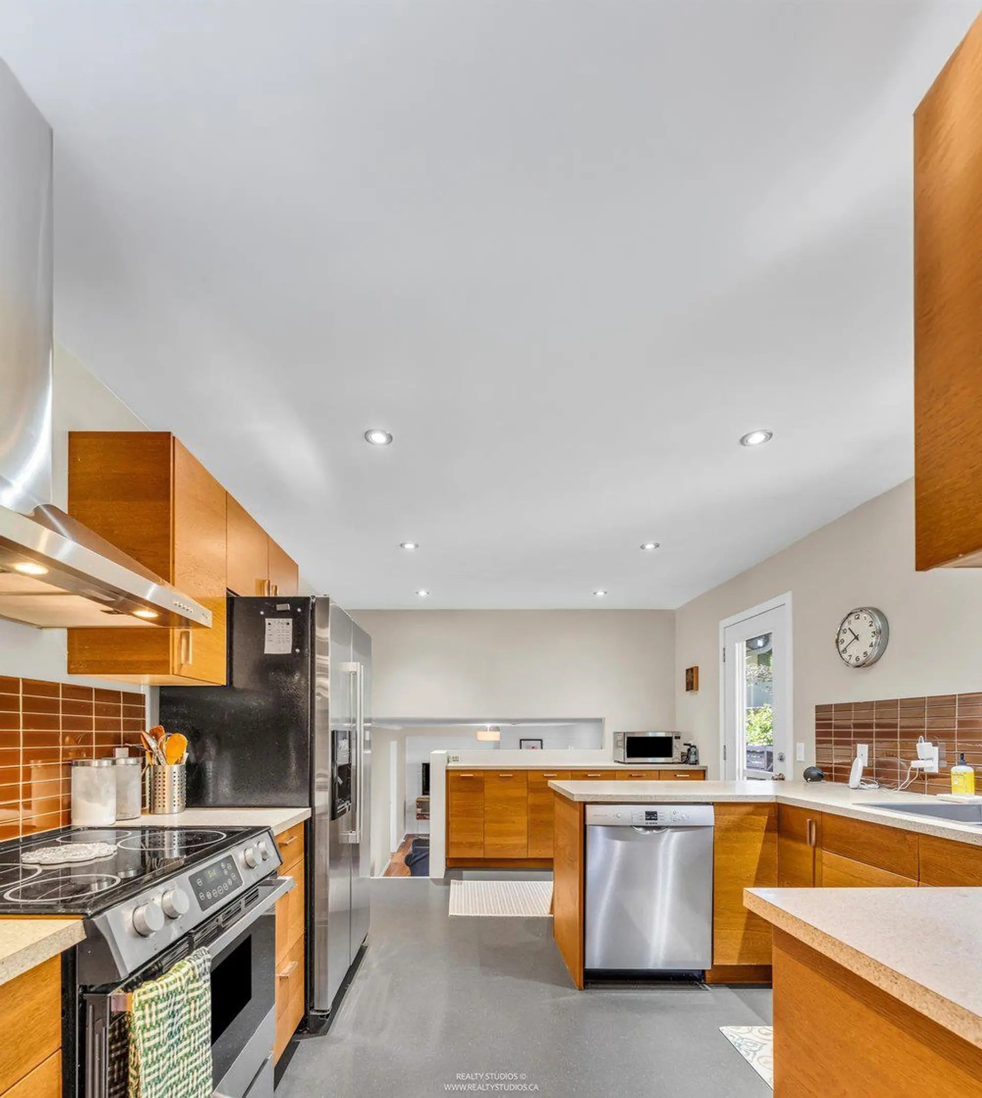 Property at 999 53a Street, Delta, BC