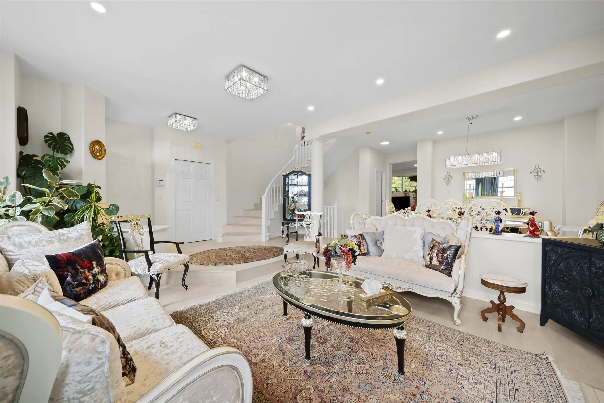 #124 2979 Panorama Drive - Image 2
