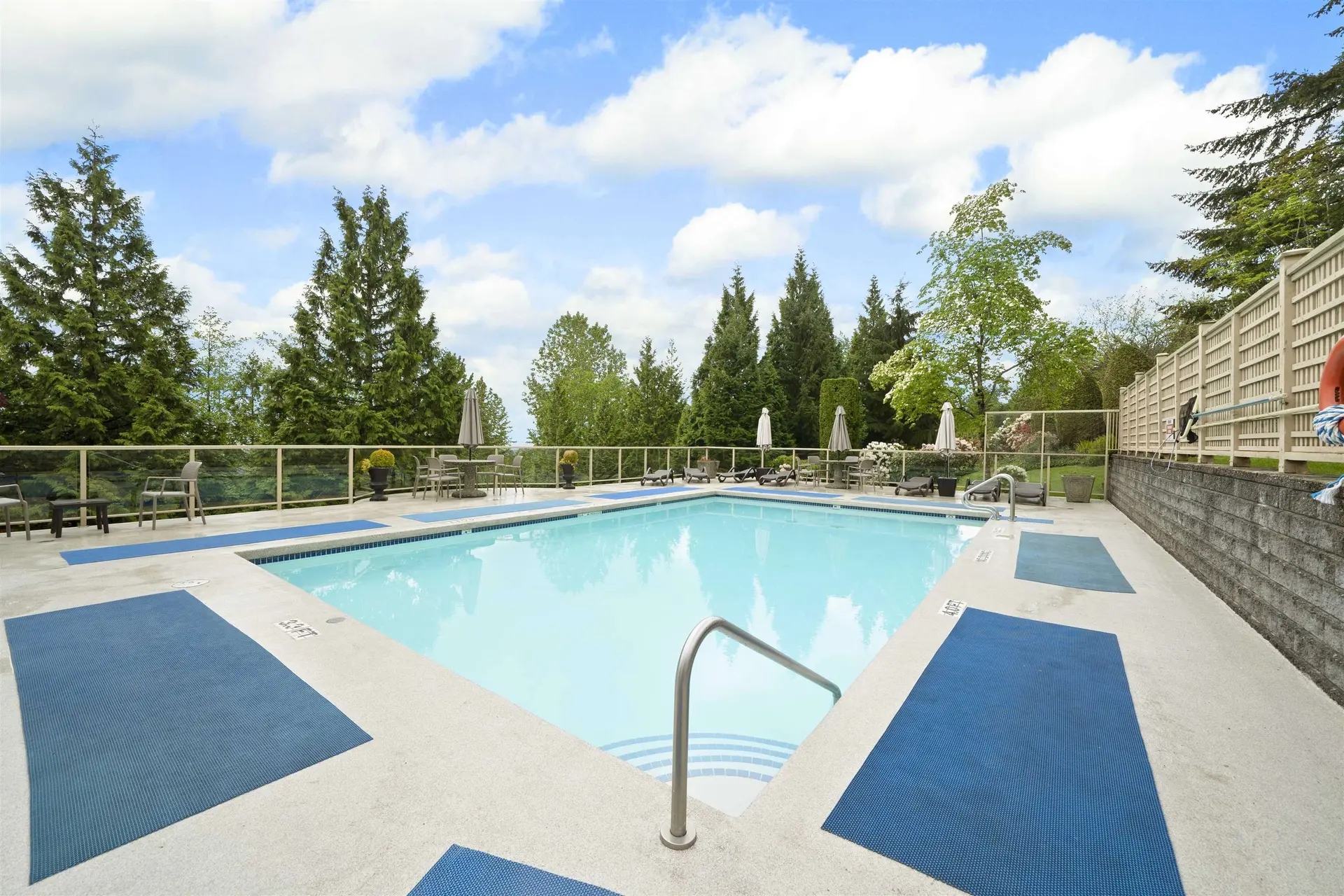#124 2979 Panorama Drive - Image 10