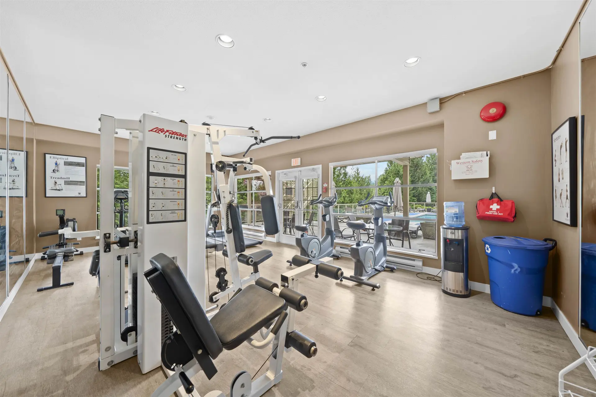 #124 2979 Panorama Drive - Image 11