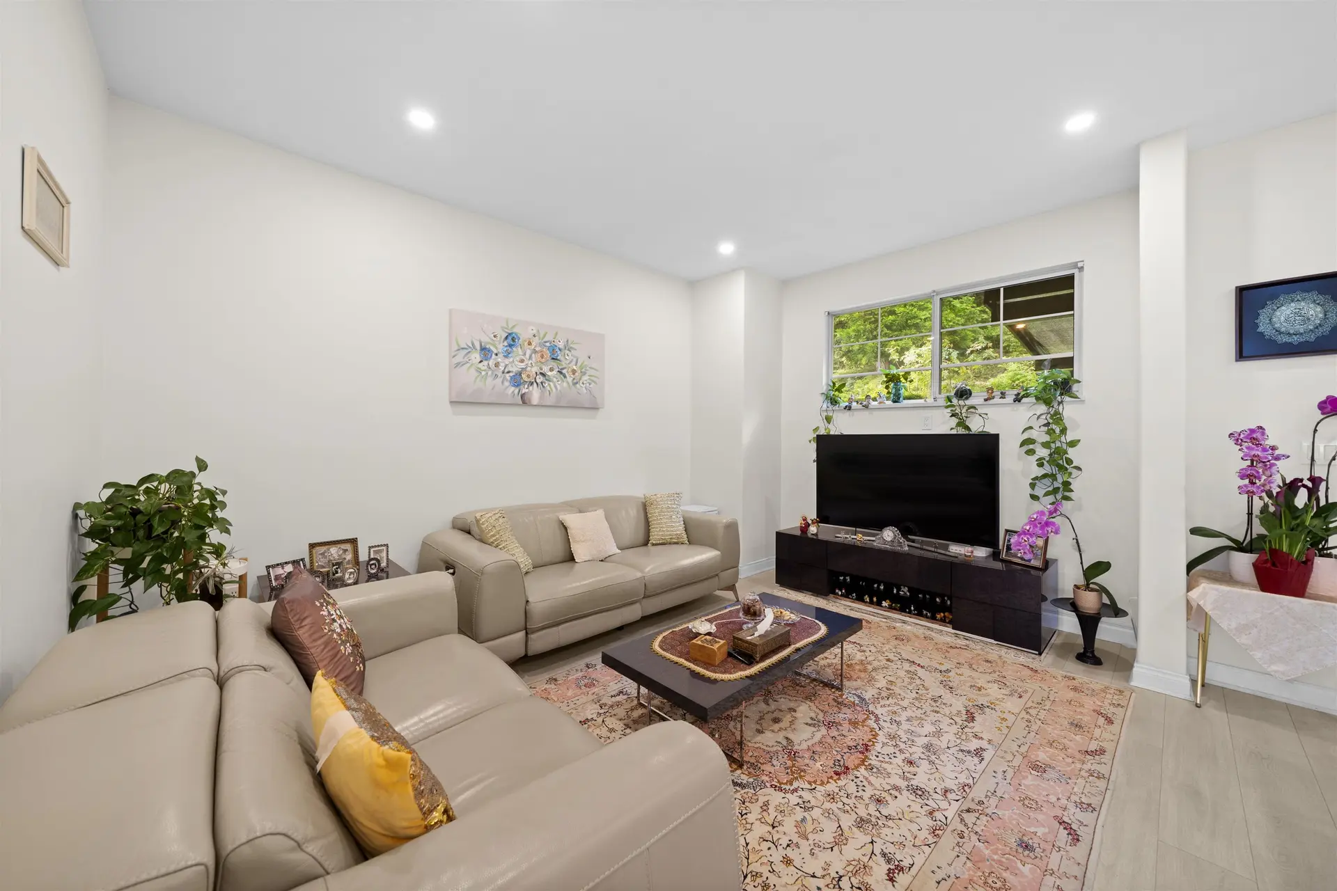 #124 2979 Panorama Drive - Image 4