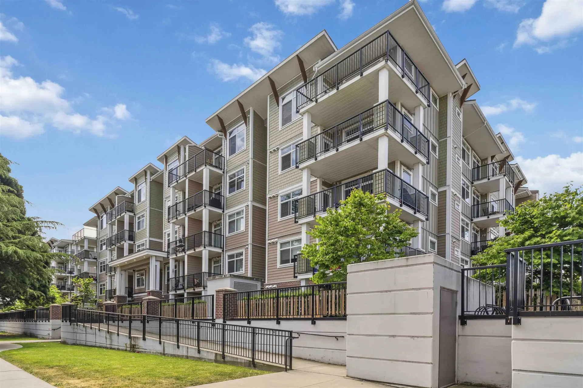 Property at #419 20686 EASTLEIGH CRESCENT, Langley, BC