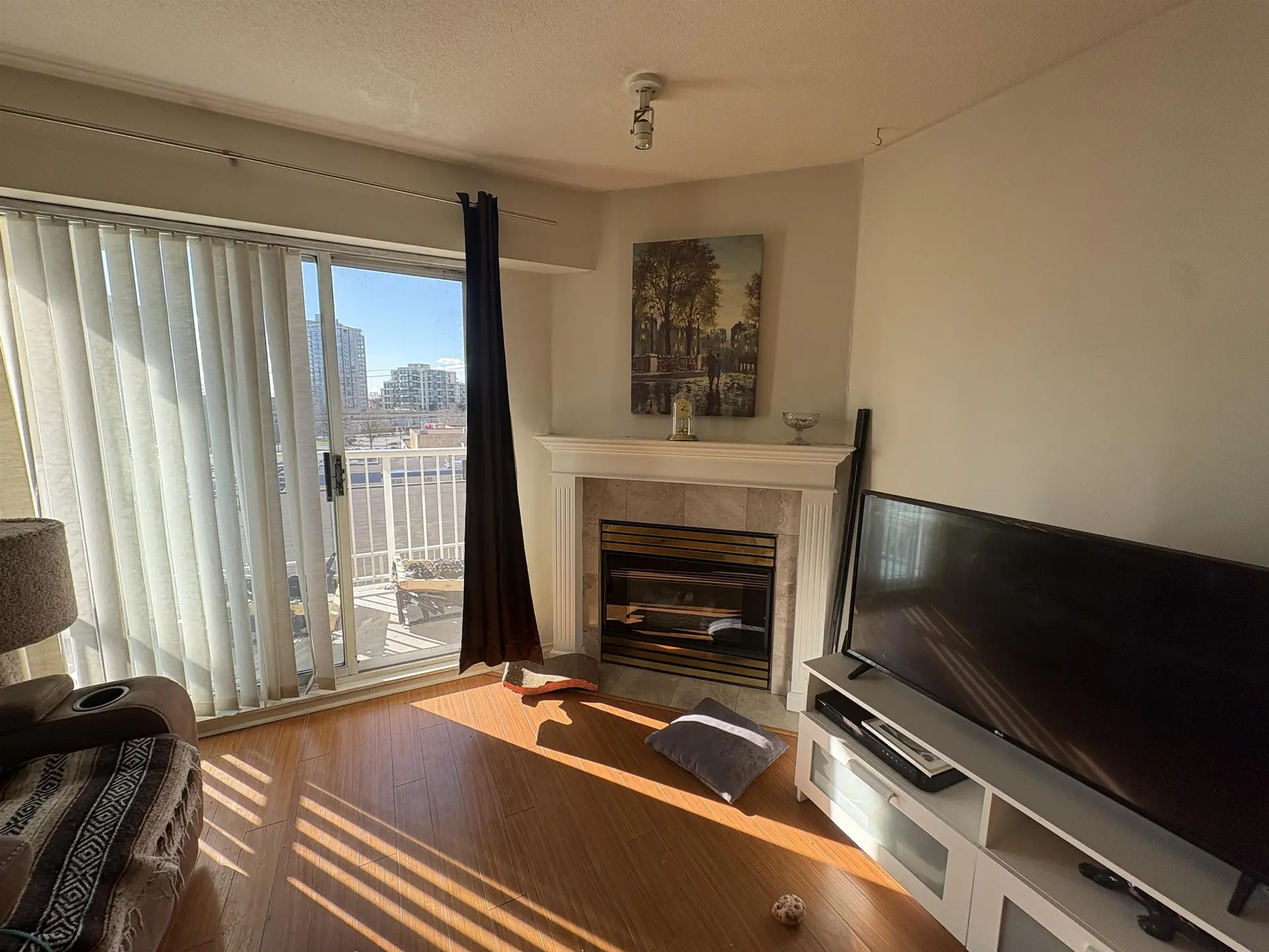 Property at #305 1035 AUCKLAND STREET, New Westminster, BC