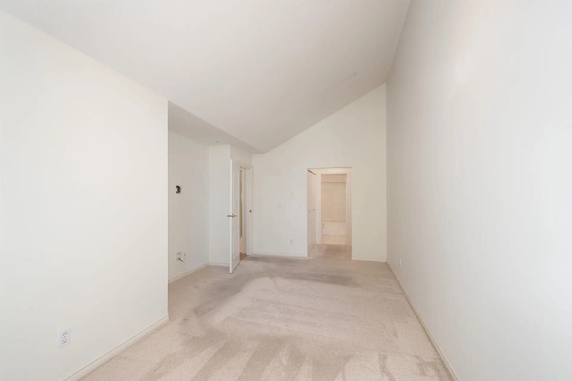 Property at #311 15272 20 AVENUE, Surrey, BC