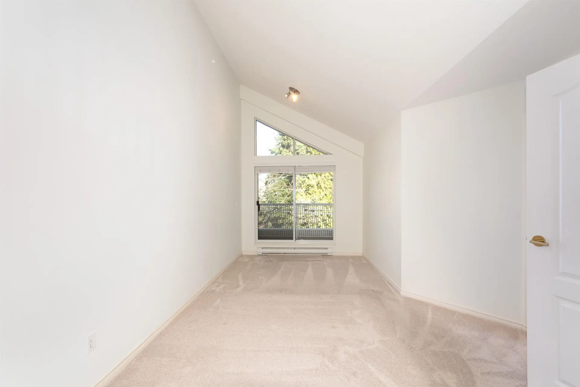 Property at #311 15272 20 AVENUE, Surrey, BC