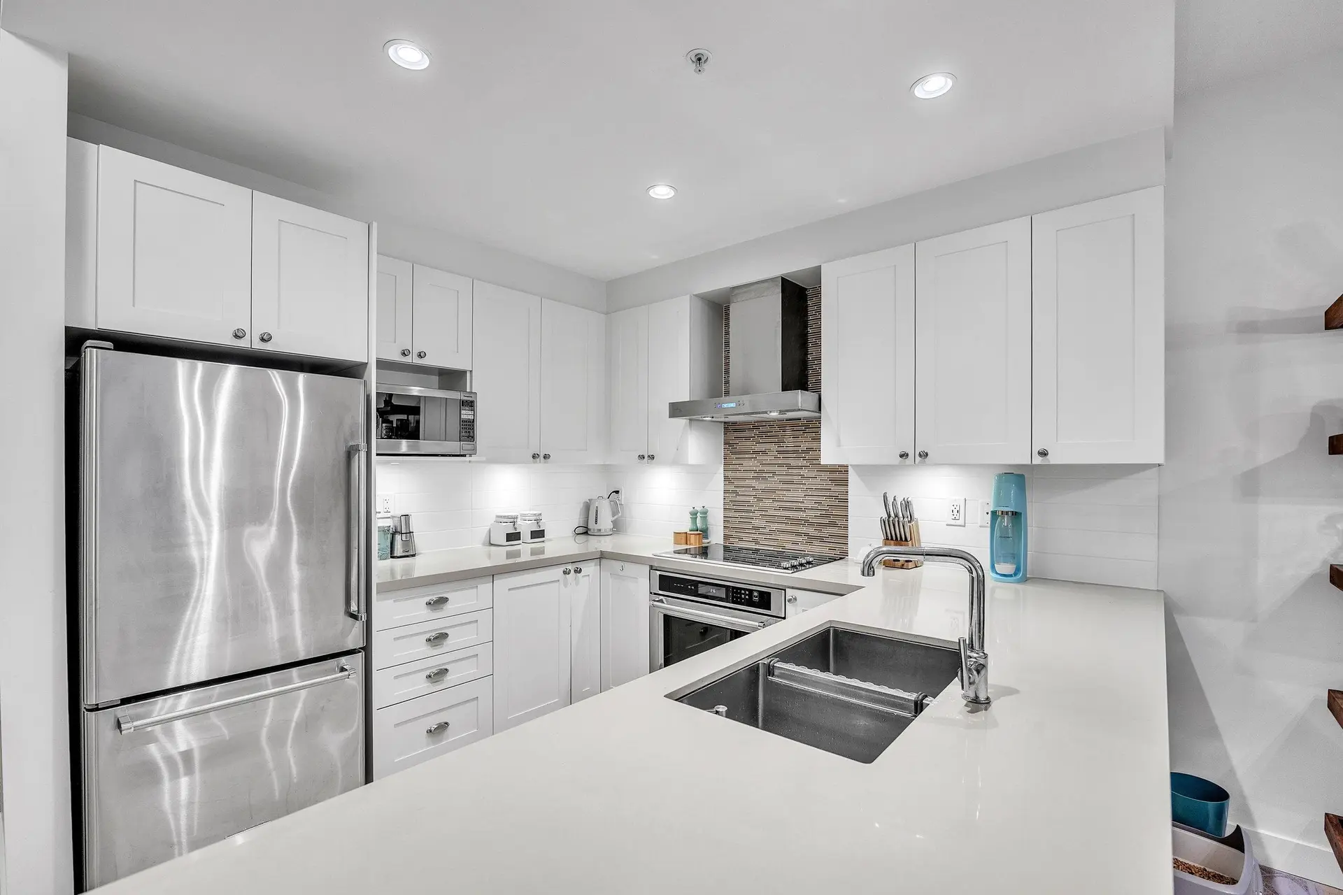 #306 3399 Noel Drive - Image 4