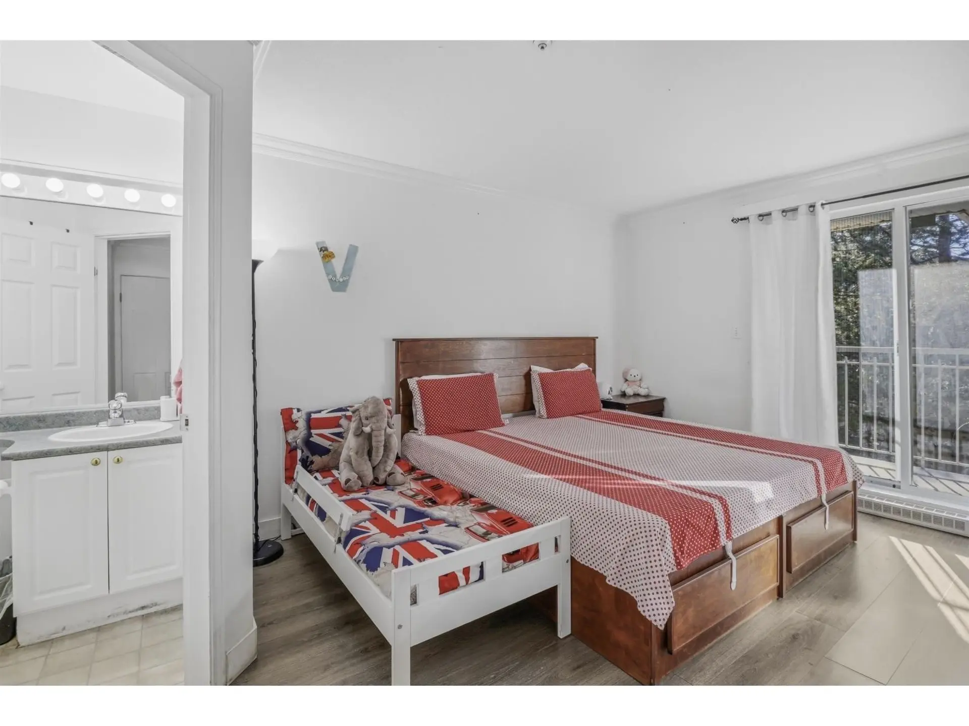 Property at #411 13733 74 AVENUE, Surrey, BC