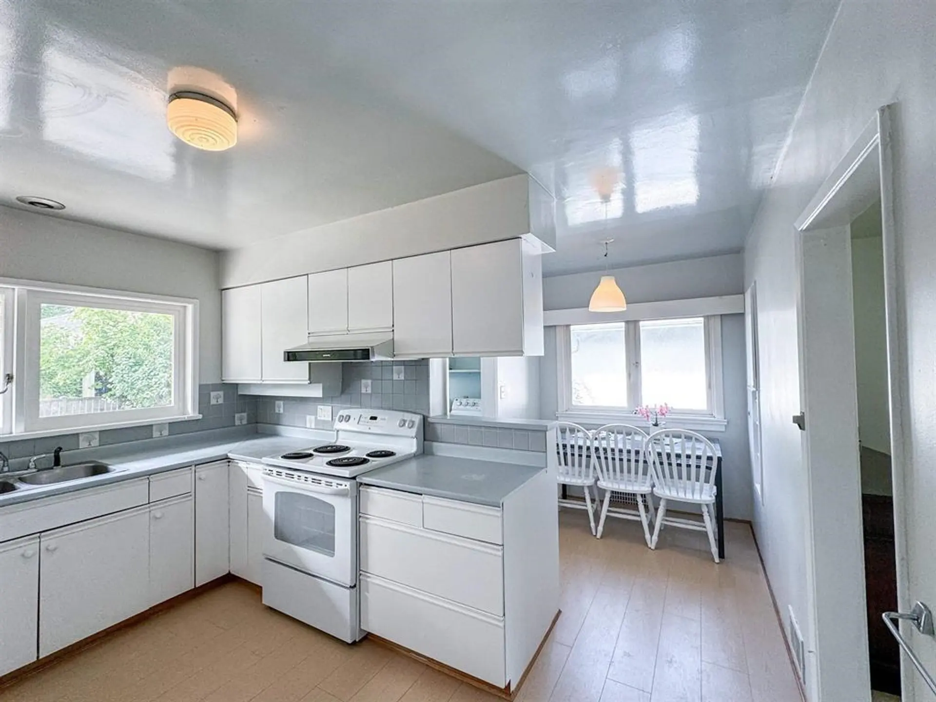 Property at 4922 QUEENSLAND ROAD, Vancouver, BC