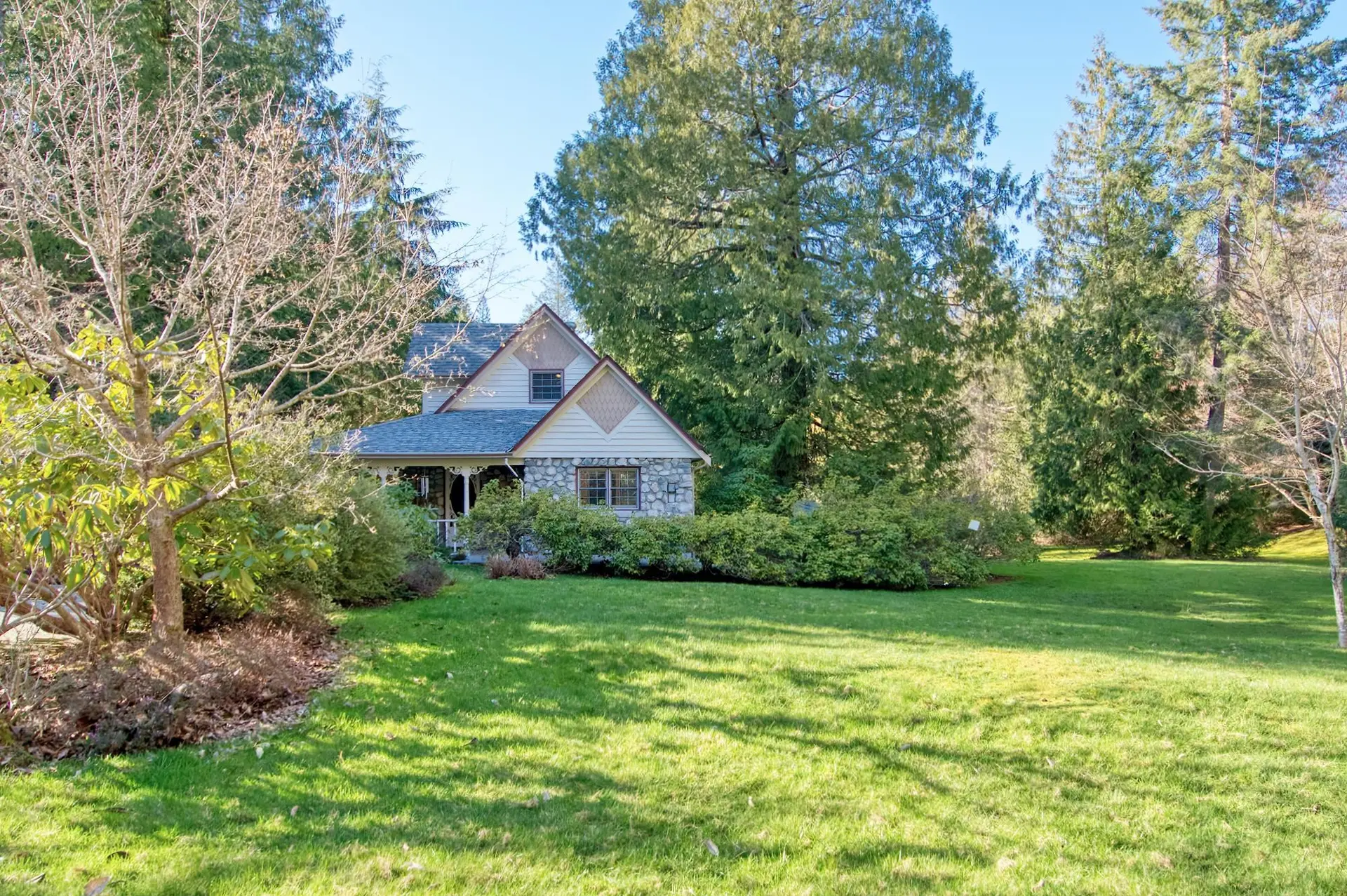Property at 5479-5487 Brooks Road, Halfmoon Bay, BC