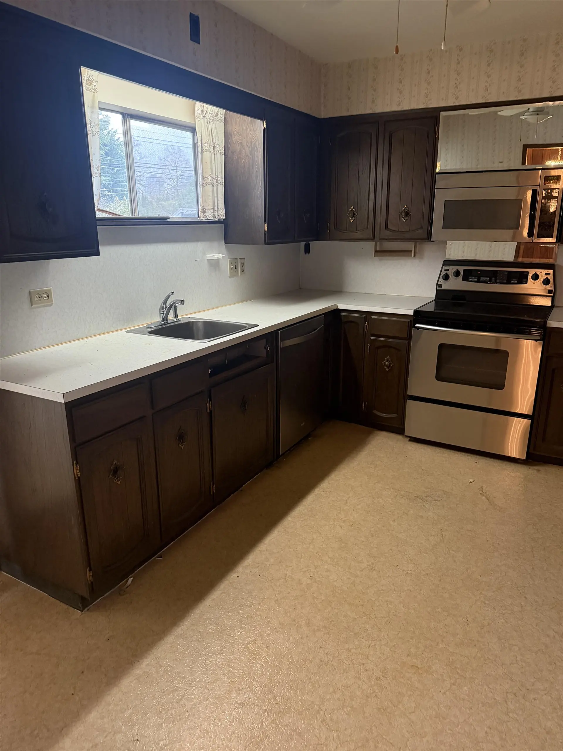 3281 E 46th Avenue - Image 7